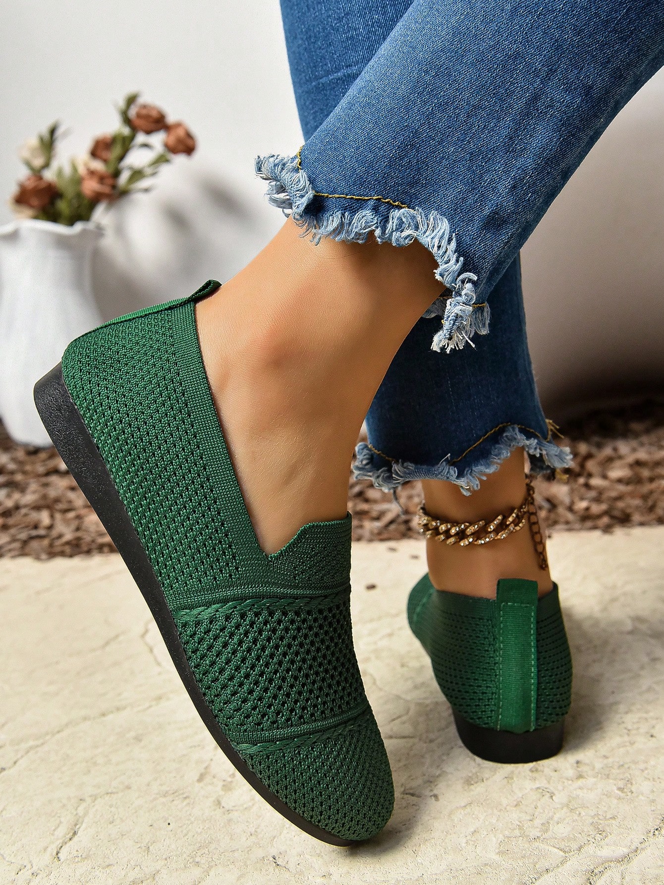 In Green Women Flats