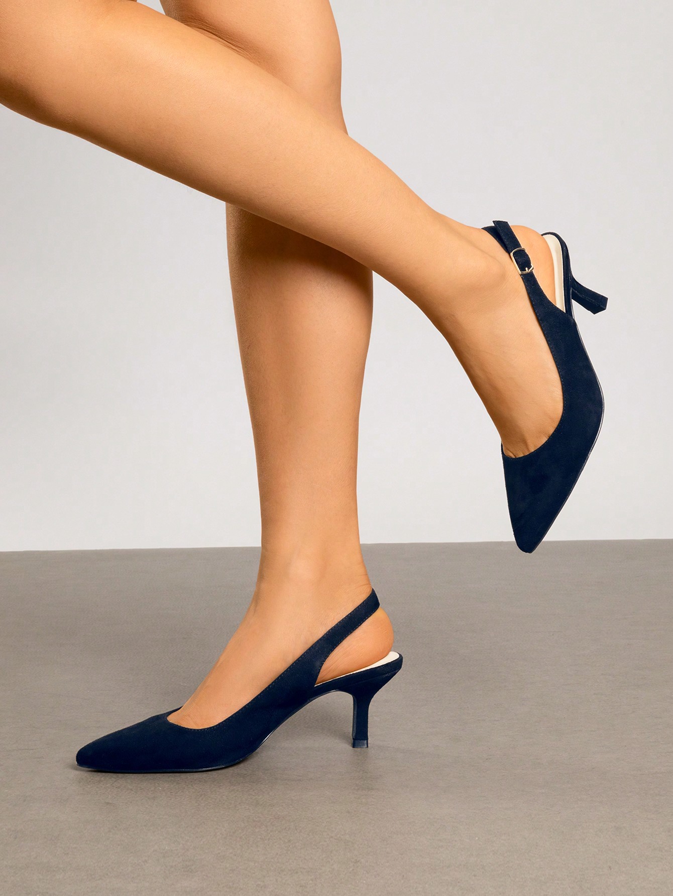 In Navy Blue Women Pumps