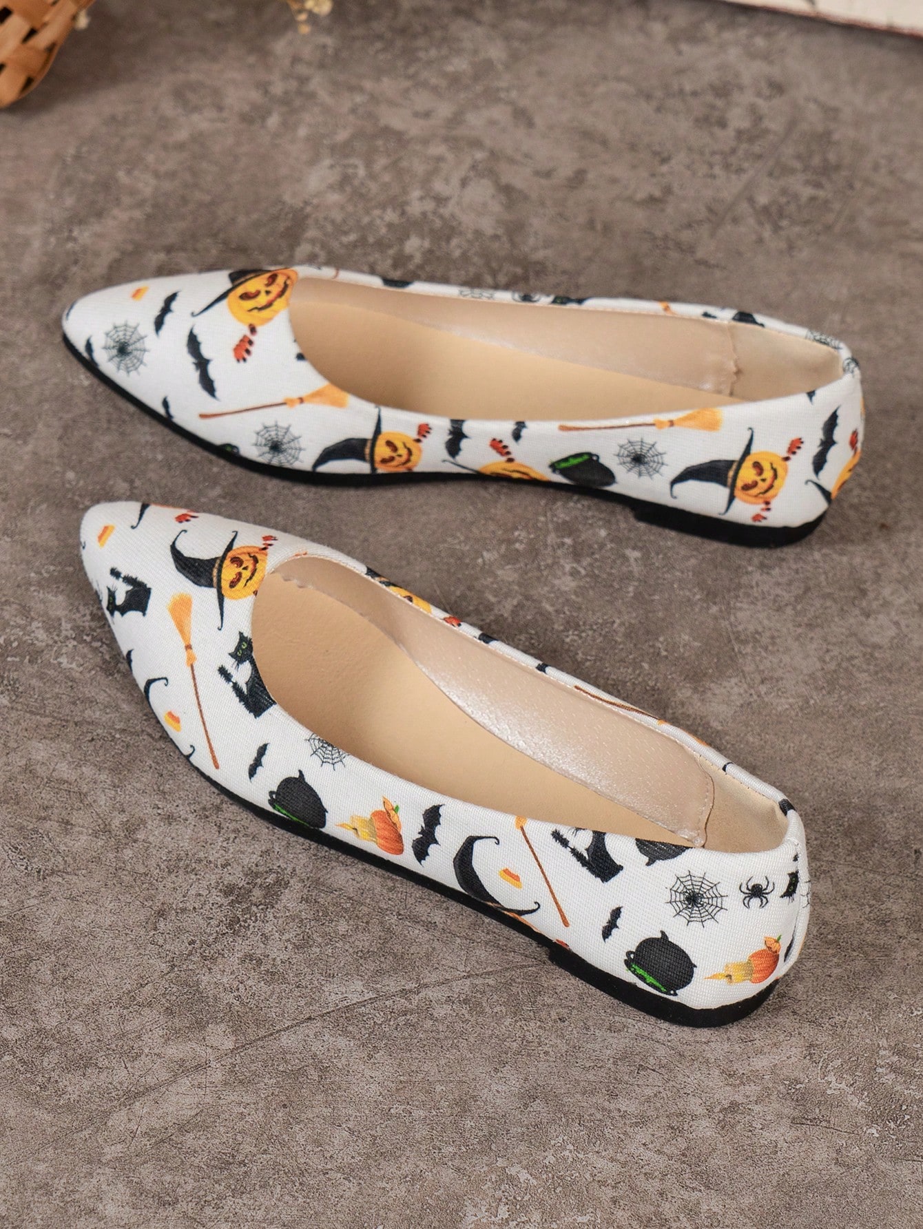 In Black and White Women Flats