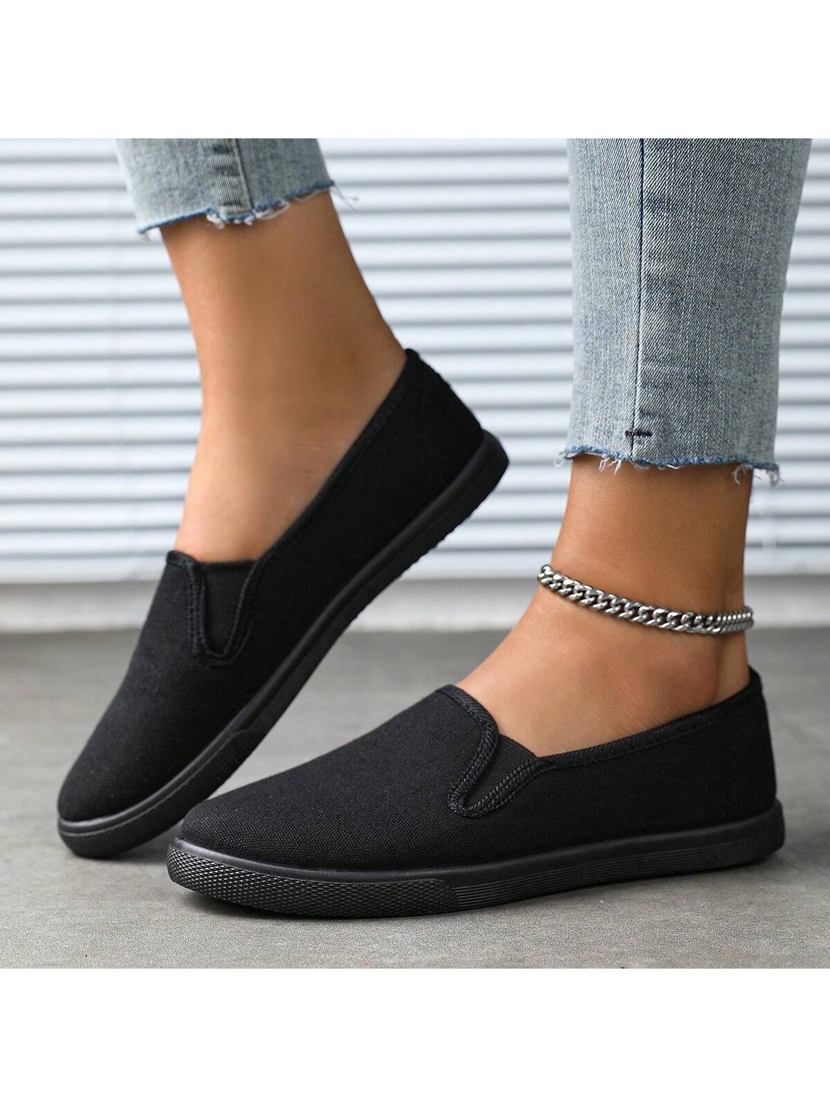 In Black Women Flats