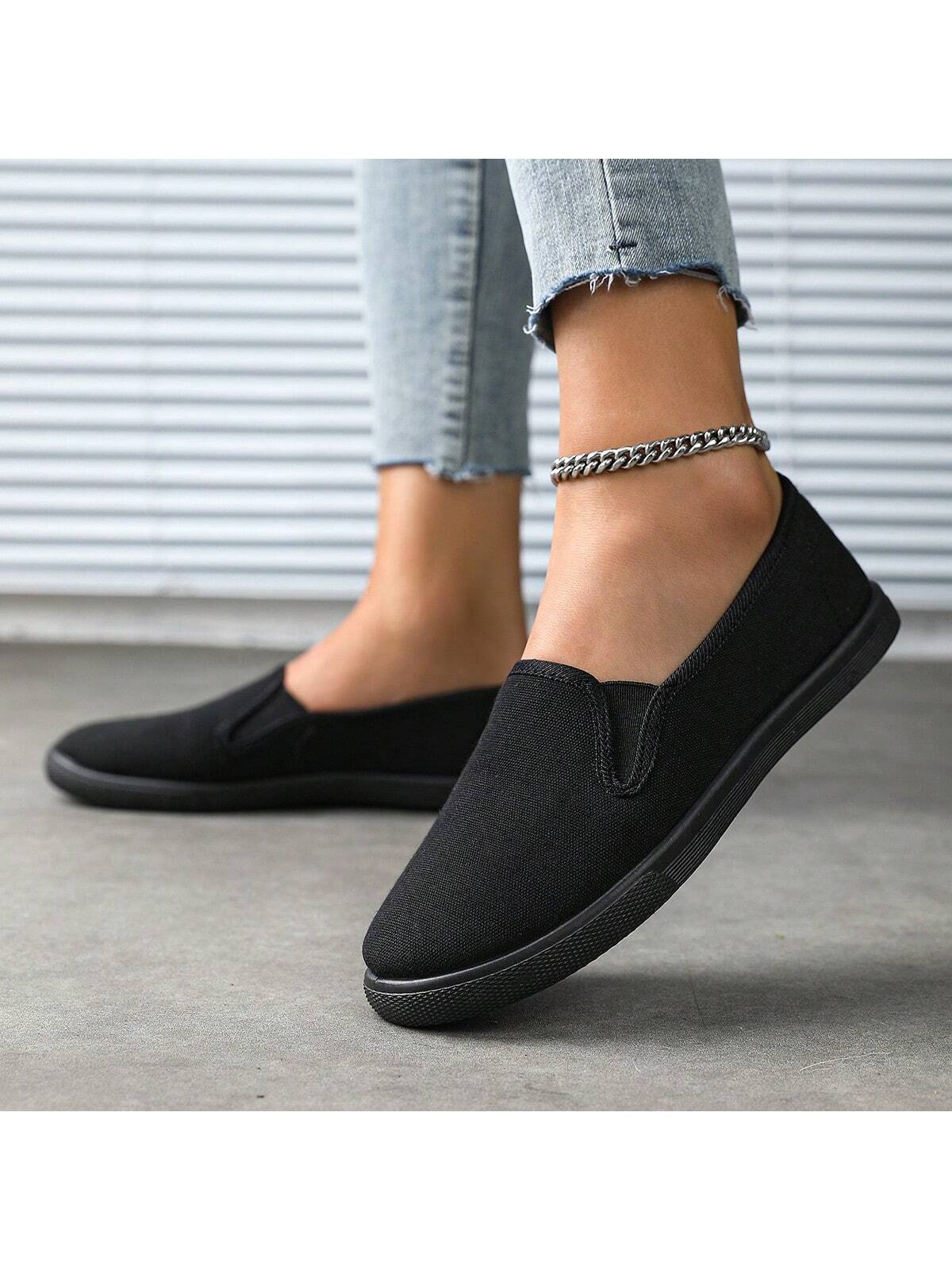 In Black Women Flats