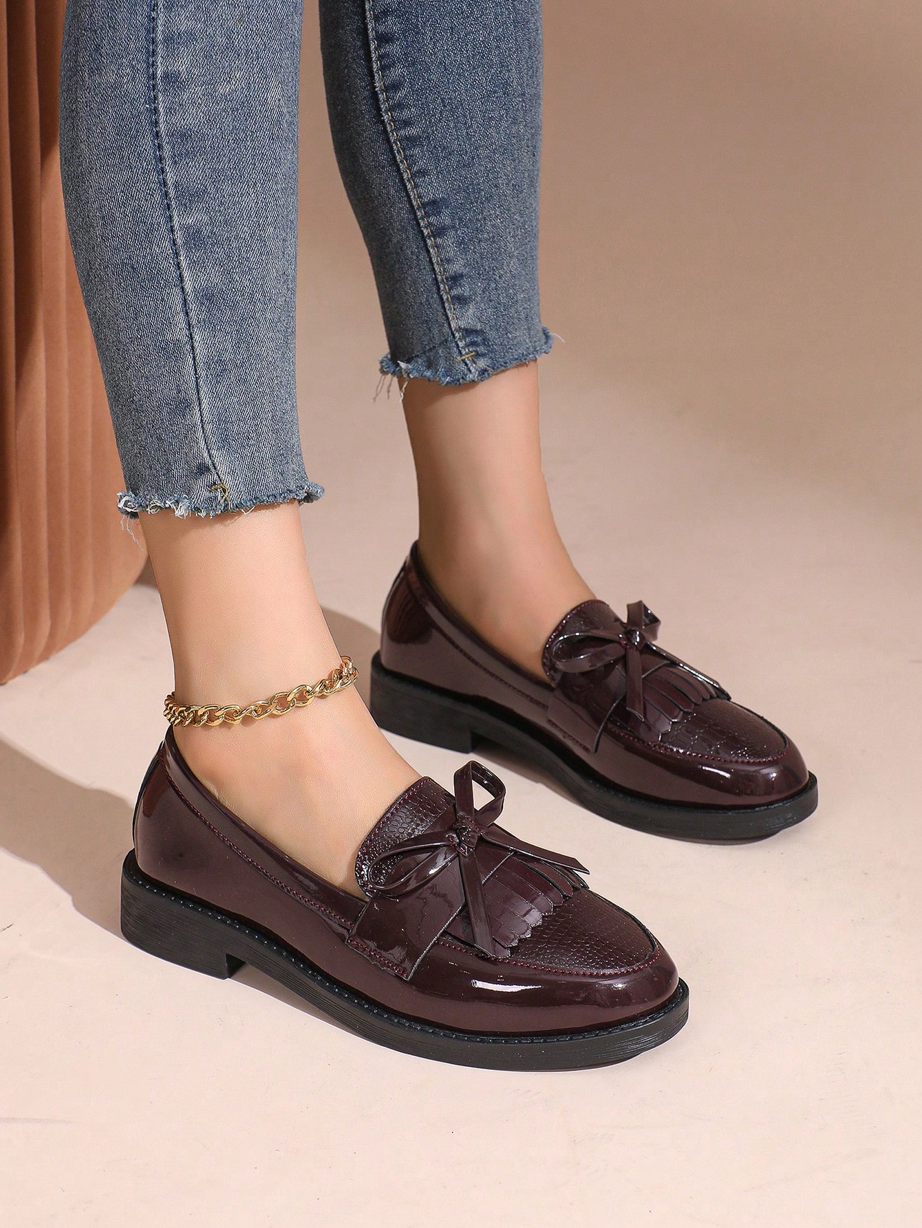 In Burgundy Women Flats