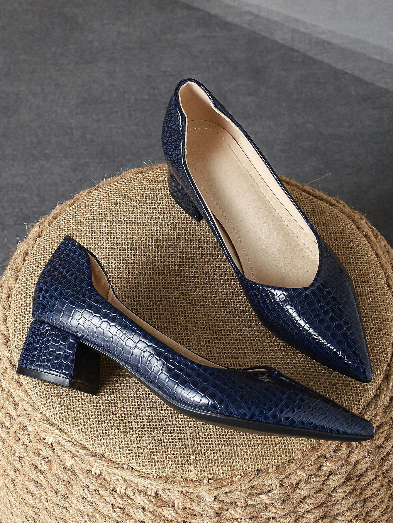 In Navy Blue Women Pumps