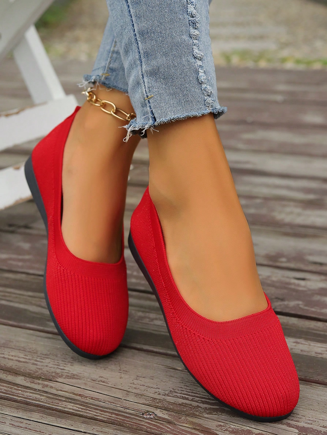 In Red Women Flats