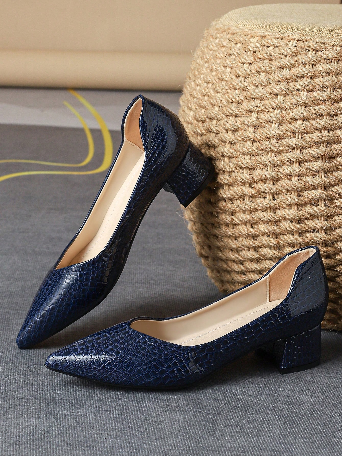 In Navy Blue Women Pumps