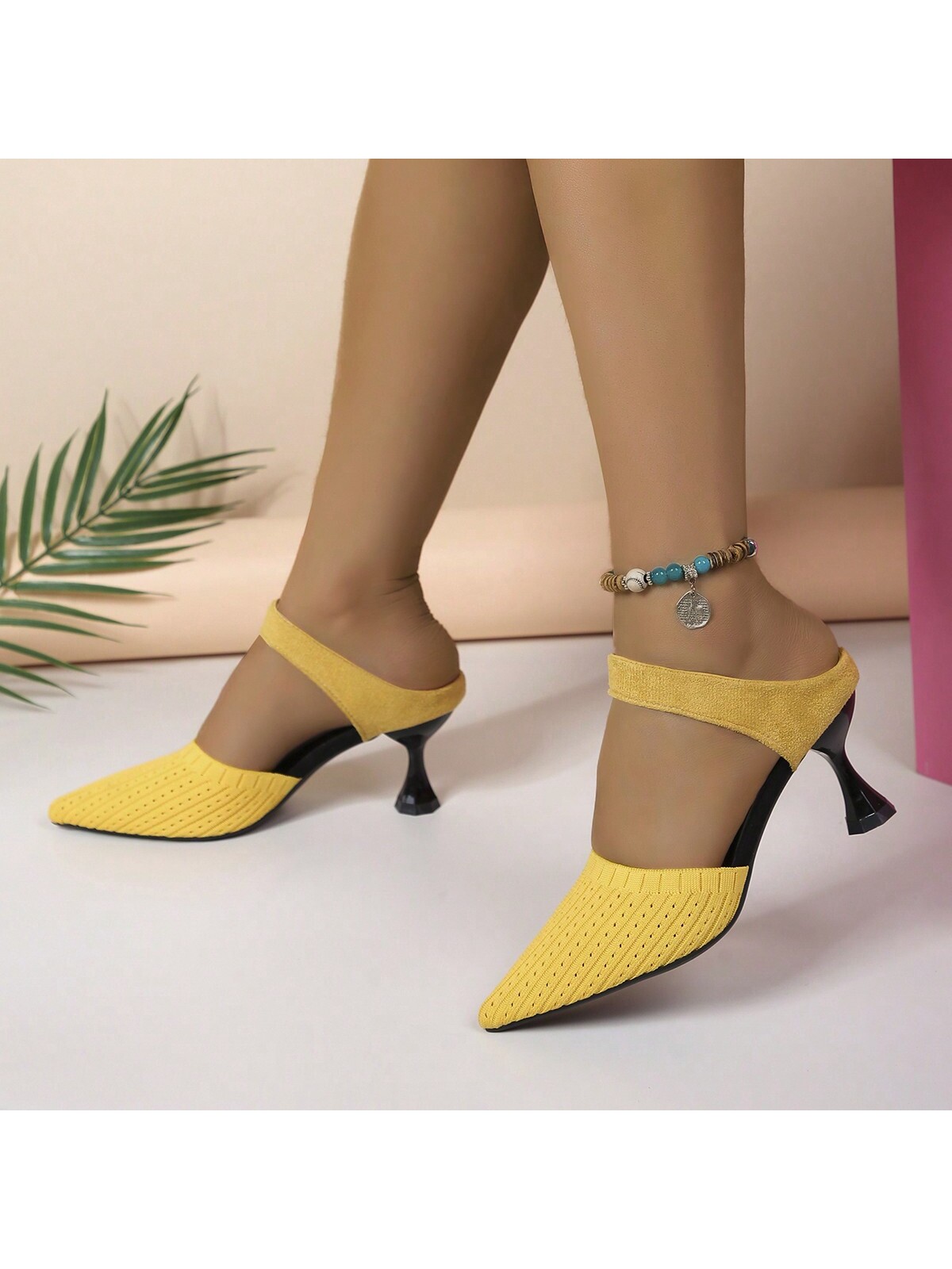 In Yellow Women Pumps