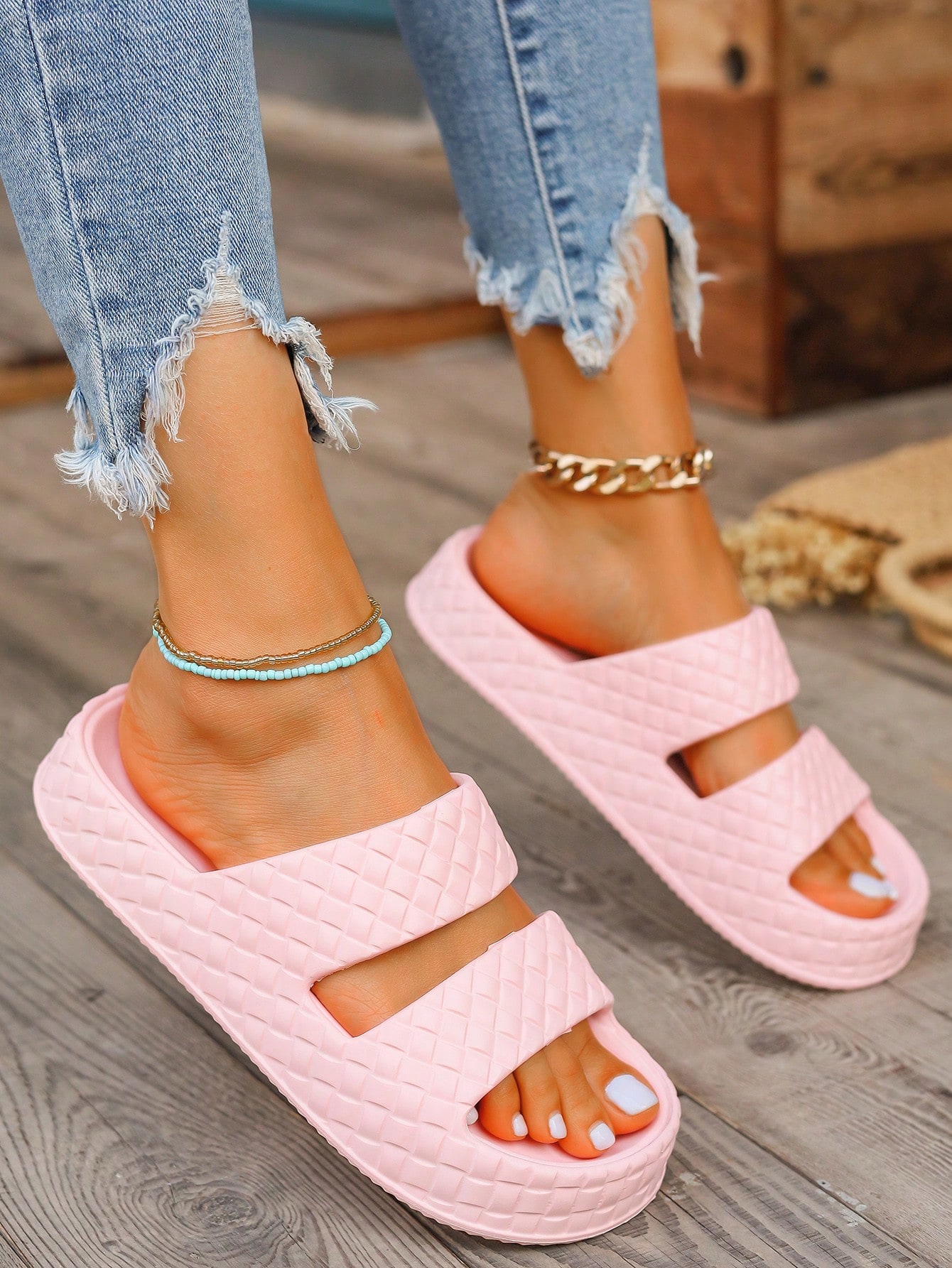 In Baby Pink Women Flat Sandals