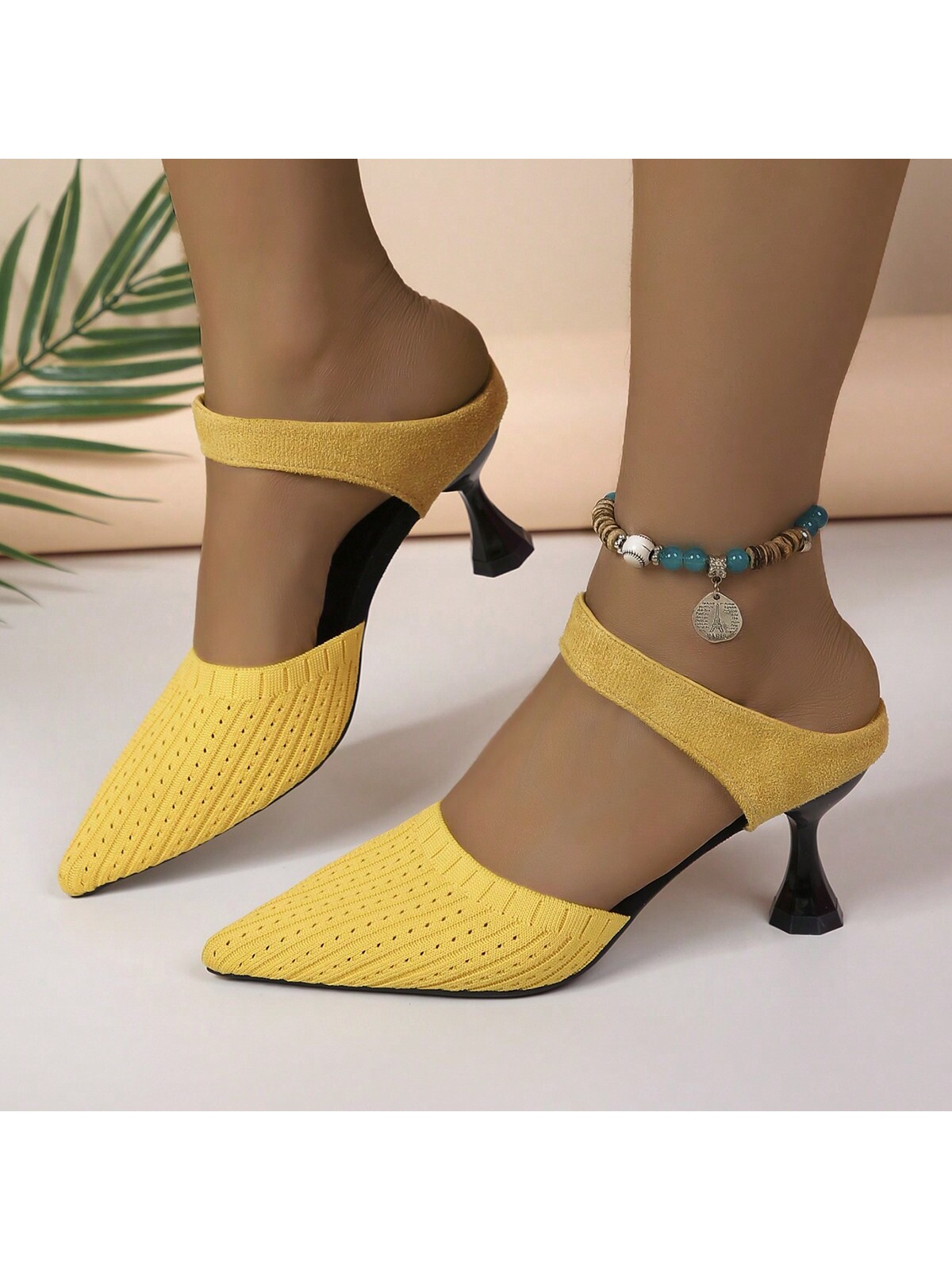 In Yellow Women Pumps