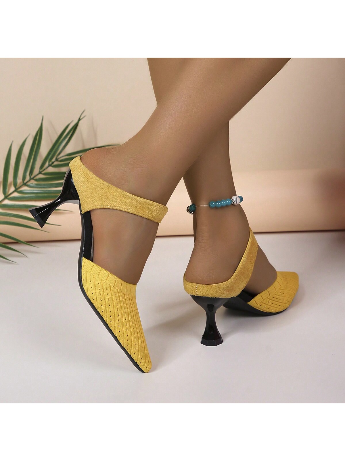 In Yellow Women Pumps