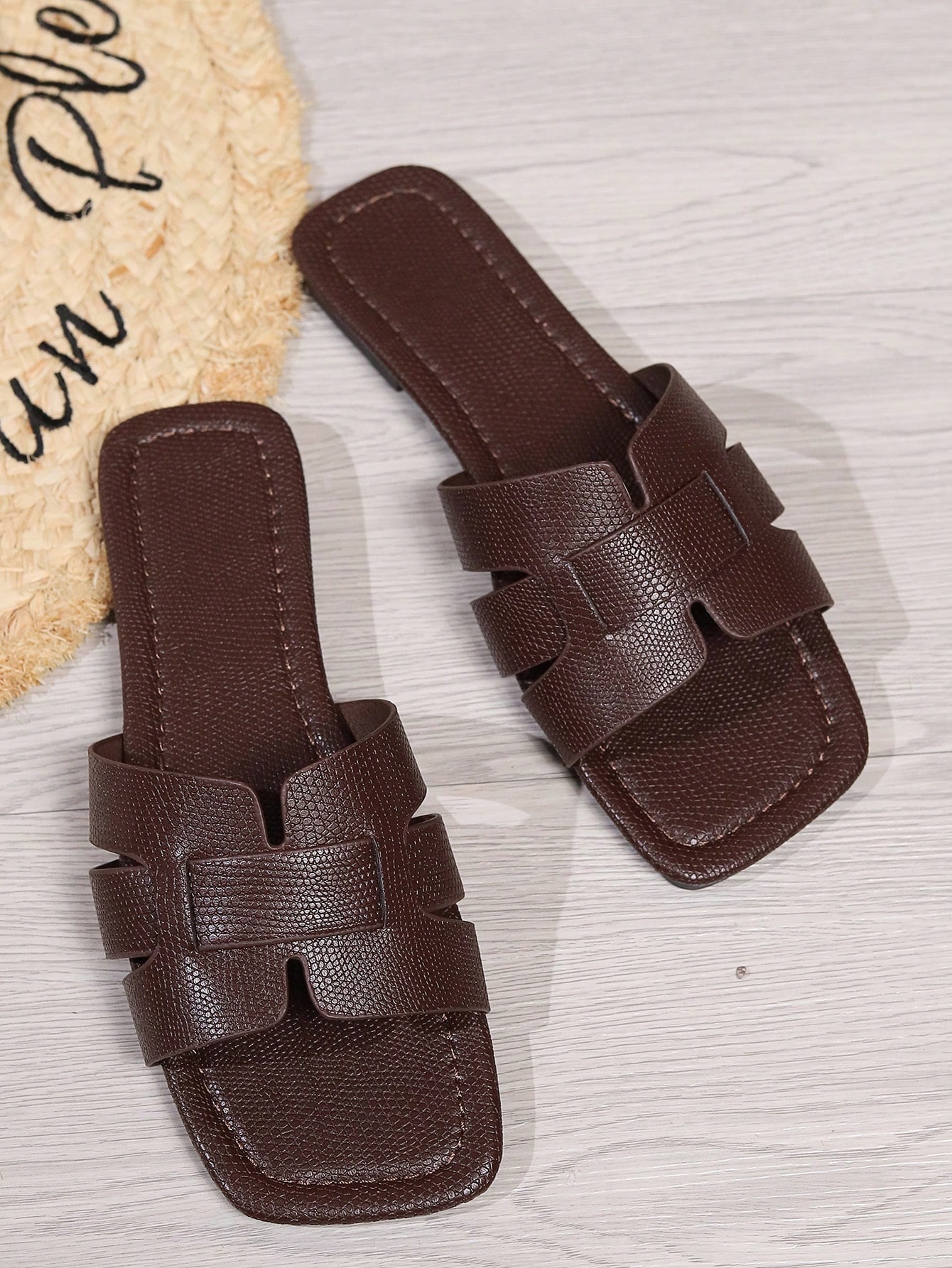 In Mocha Brown Women Flat Sandals