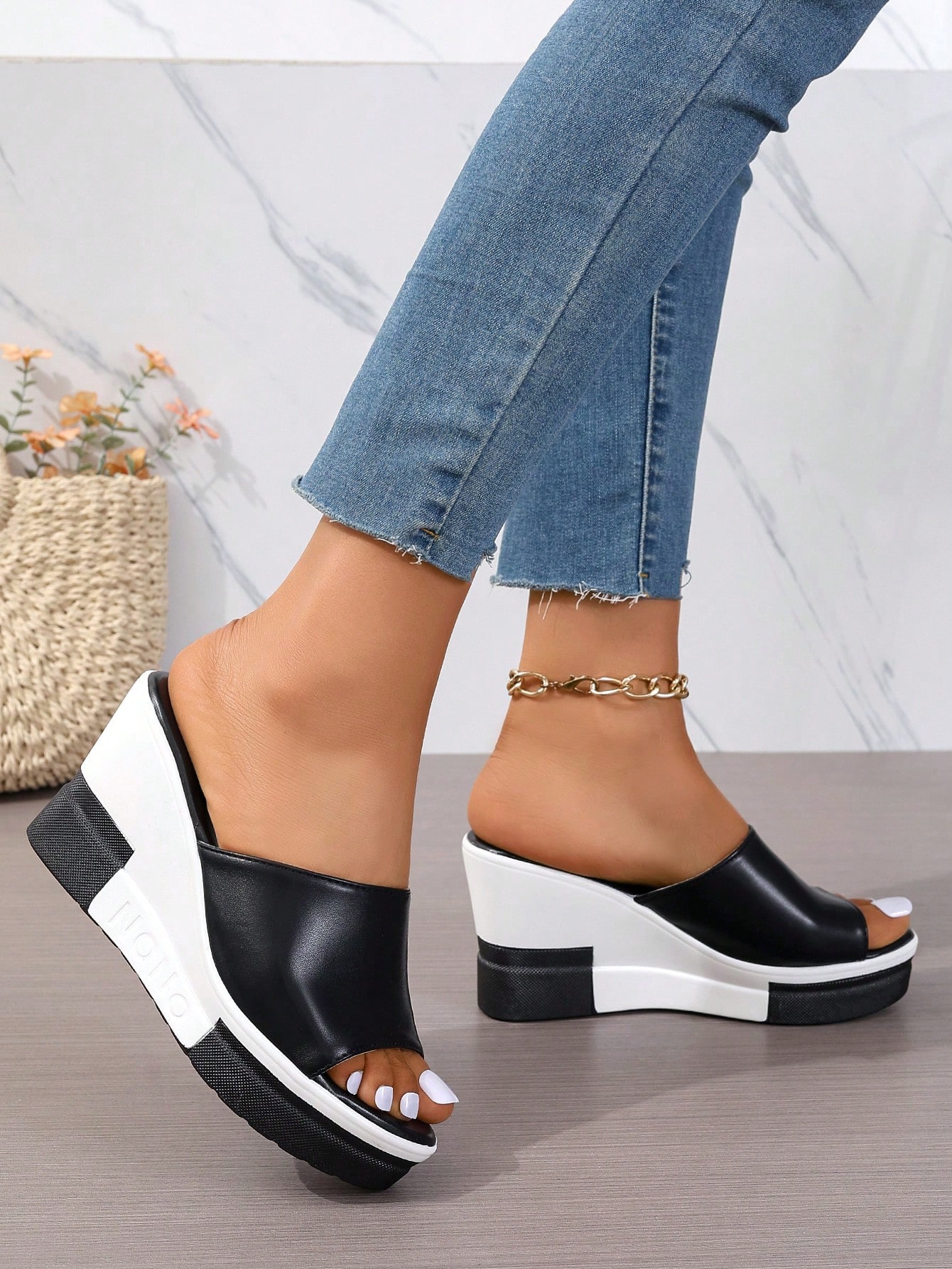 Women Platforms & Wedge Sandals