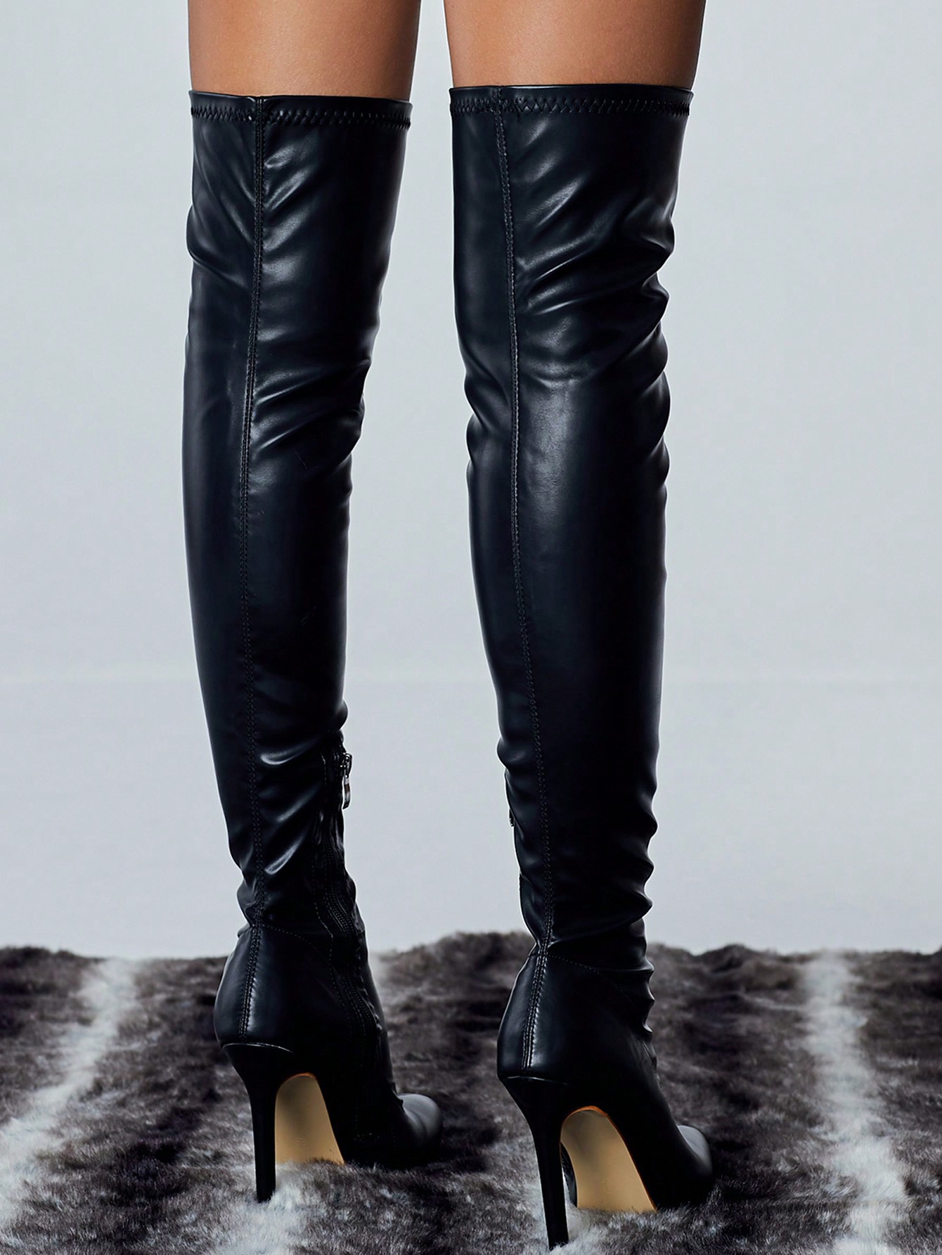 In Black Women Knee-High Boots