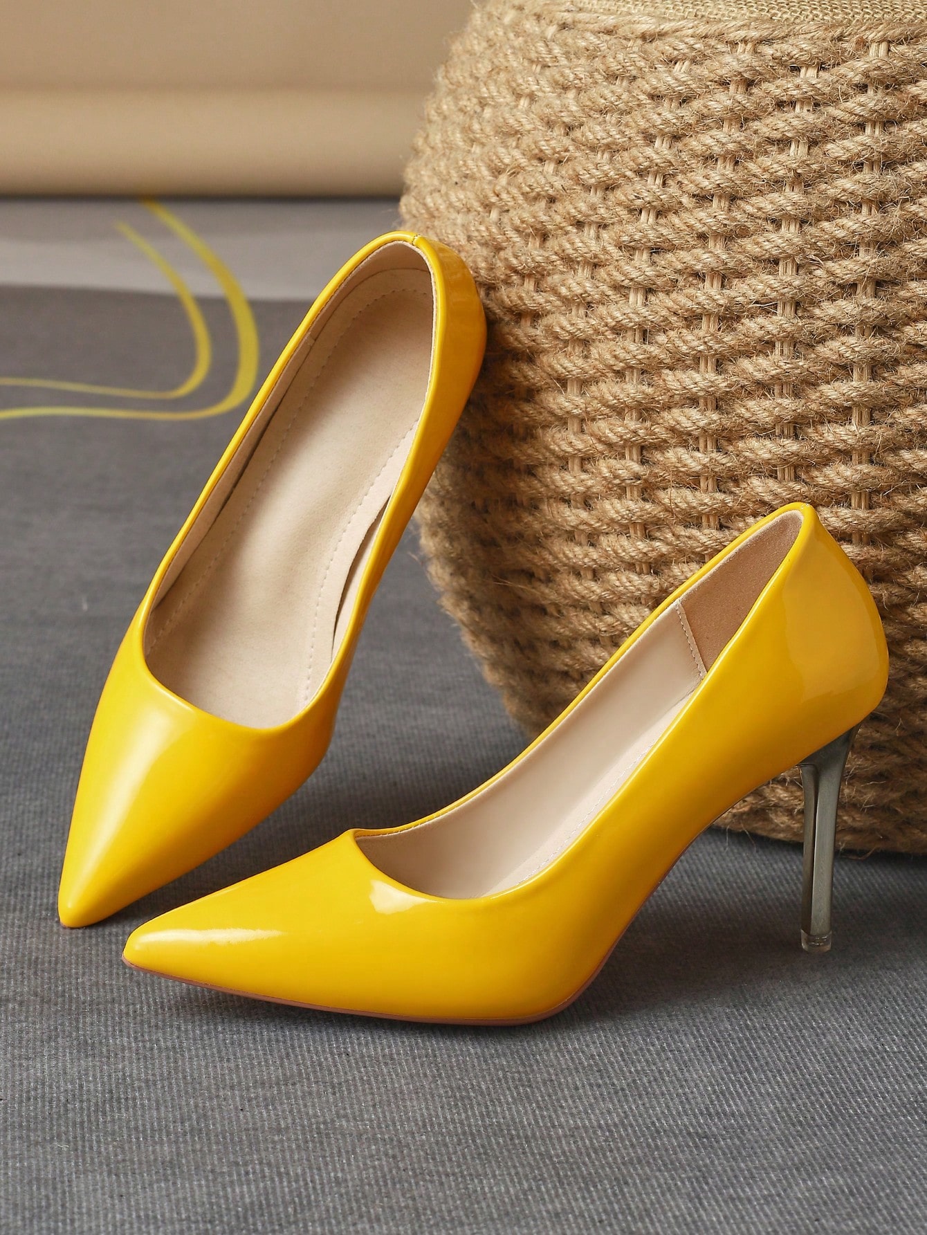 In Yellow Women Pumps