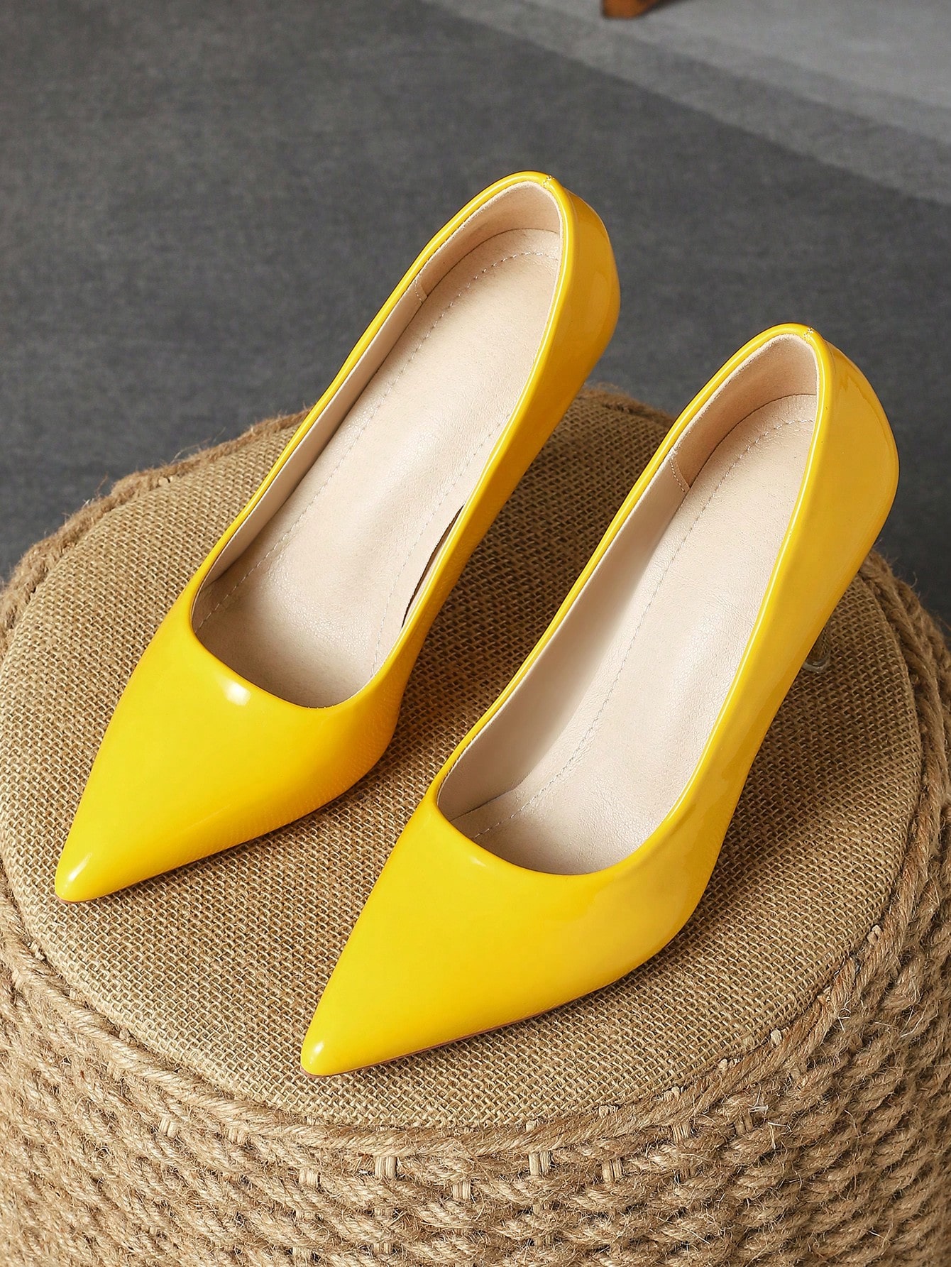 In Yellow Women Pumps