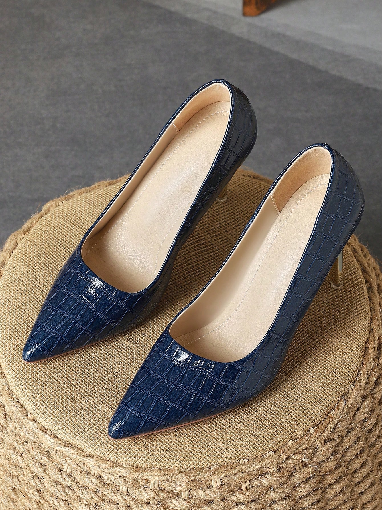 In Navy Blue Women Pumps