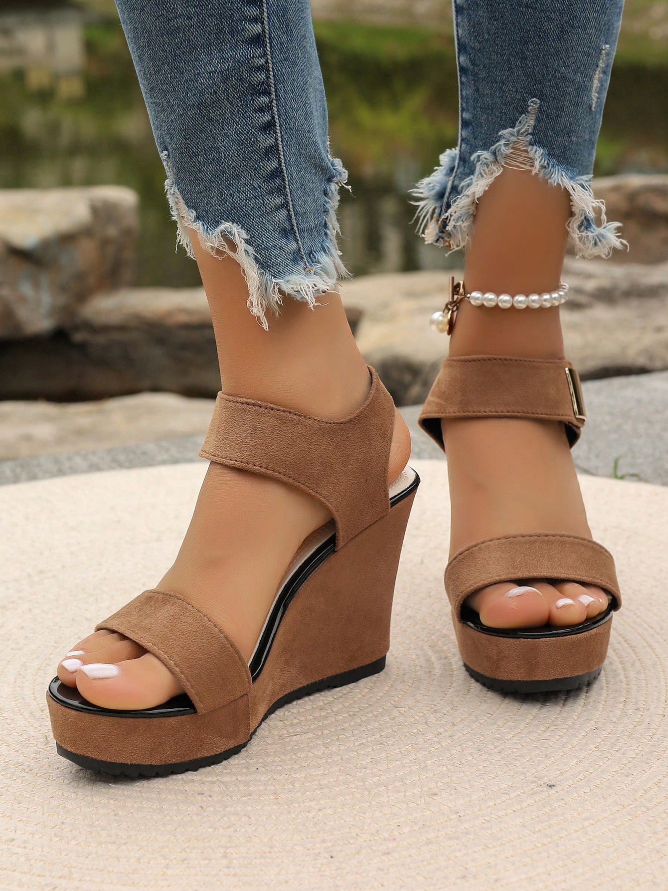 Women Platforms & Wedge Sandals