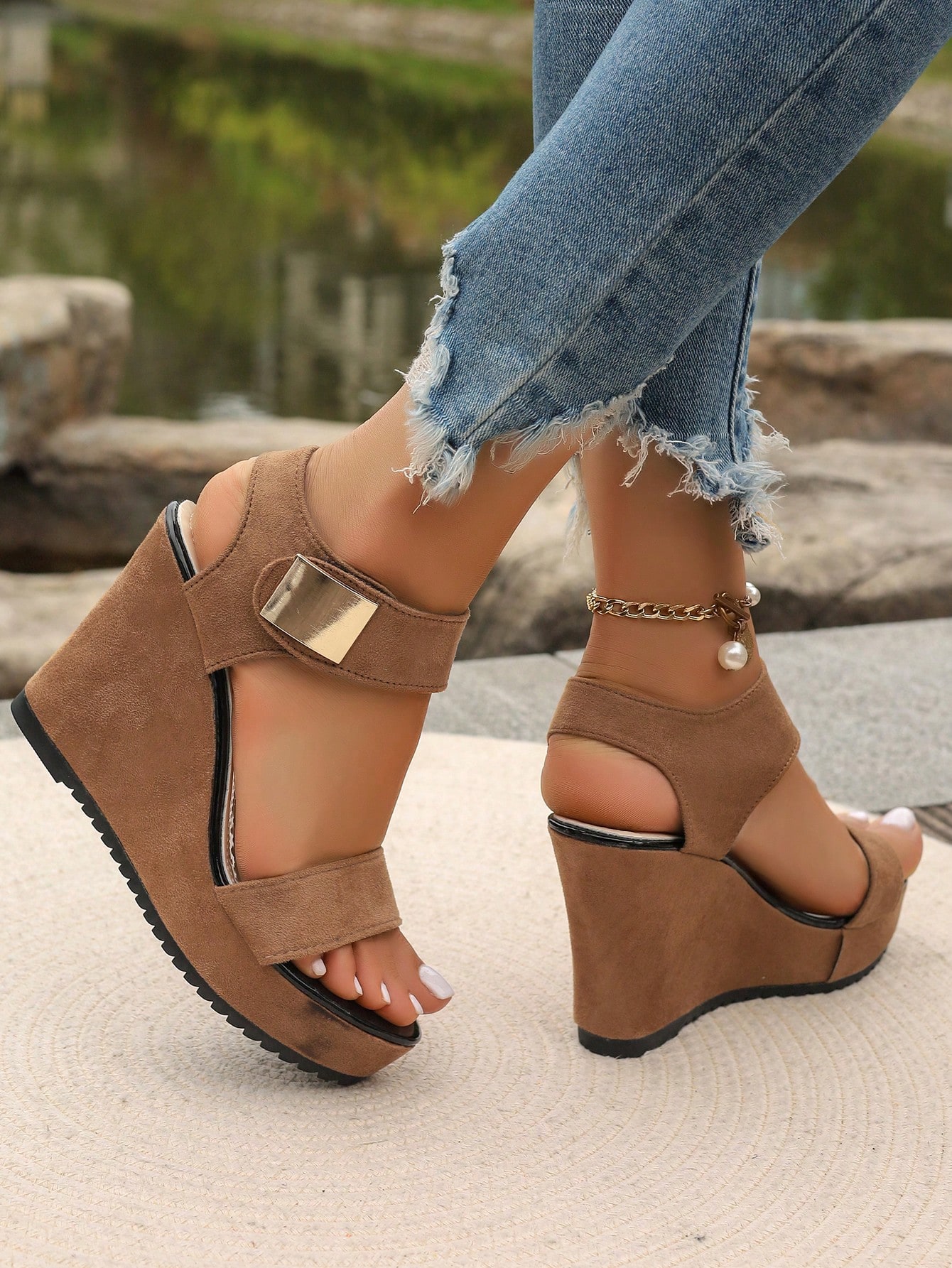 Women Platforms & Wedge Sandals