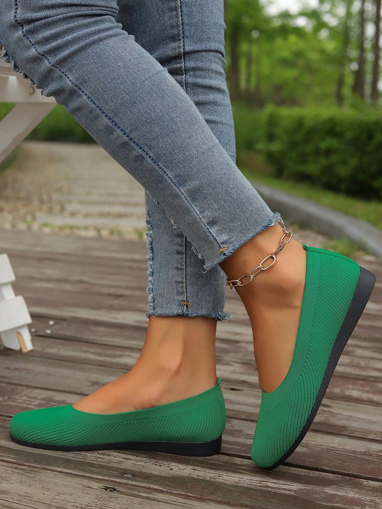 In Green Women Flats