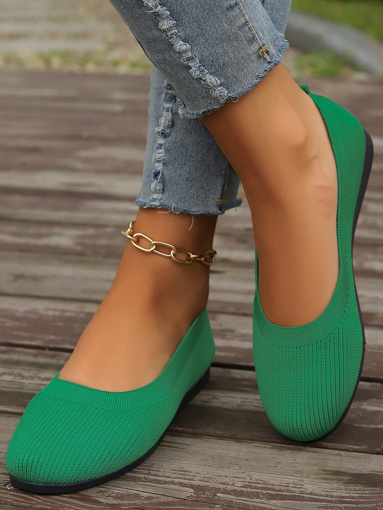 In Green Women Flats