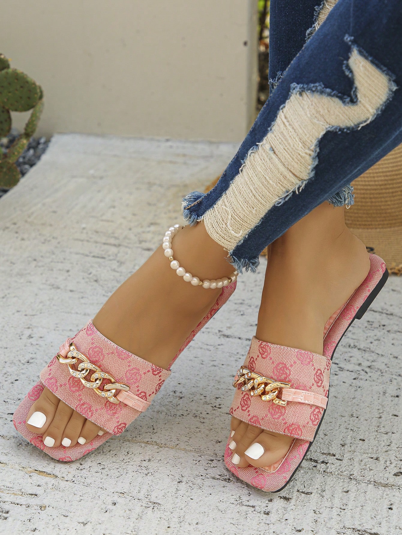 In Baby Pink Women Flat Sandals