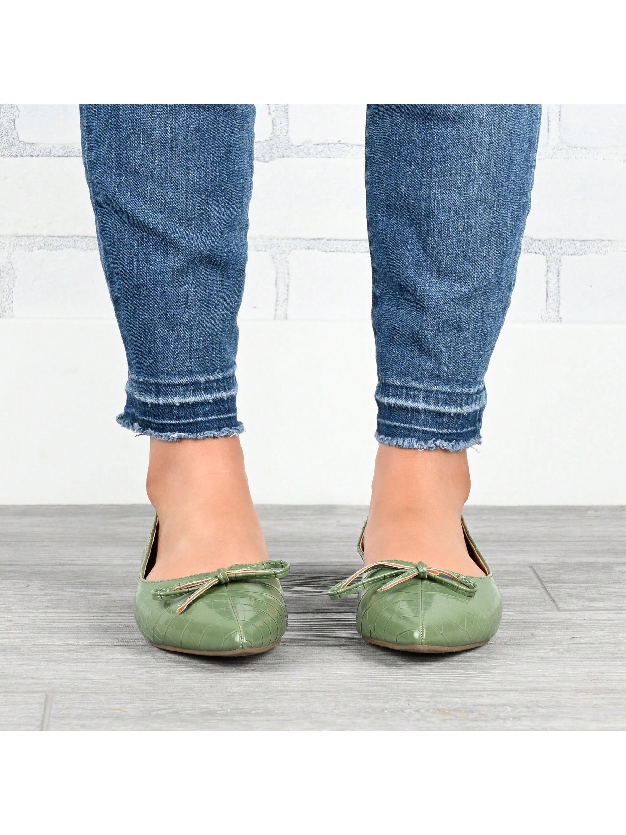 In Green Women Flats