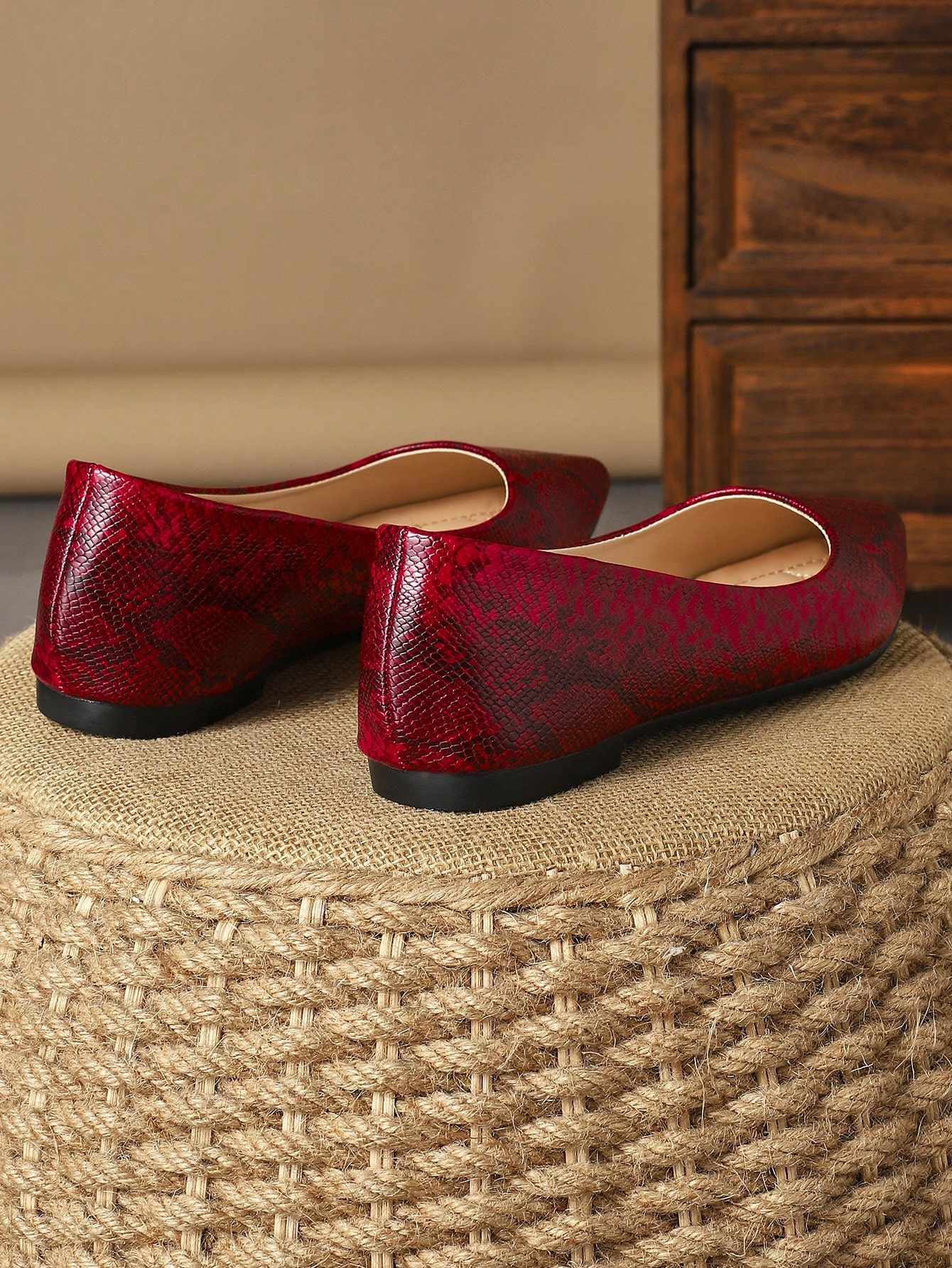 In Burgundy Women Flats