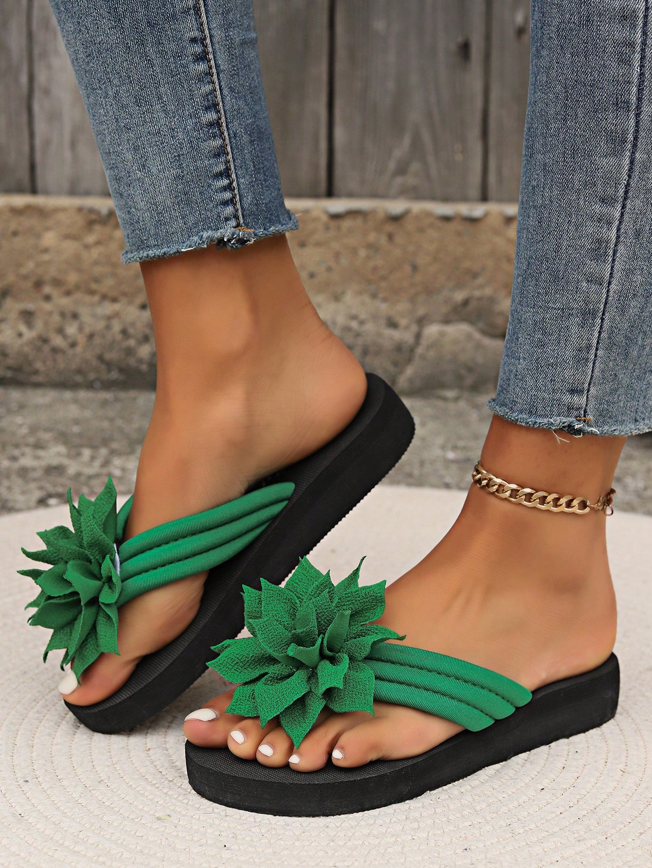 In Green Women Flip-Flops