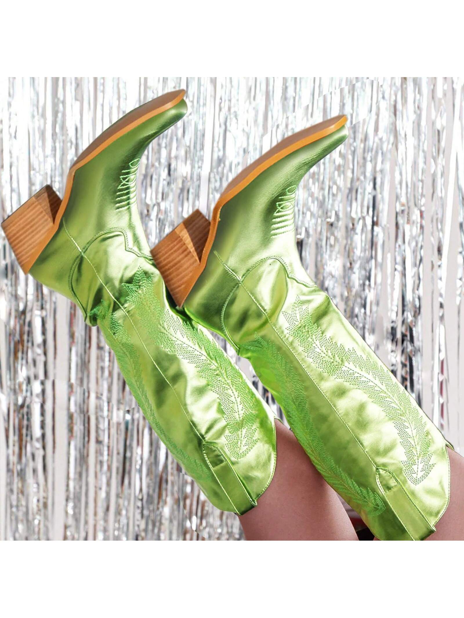 In Green Women Fashion Boots