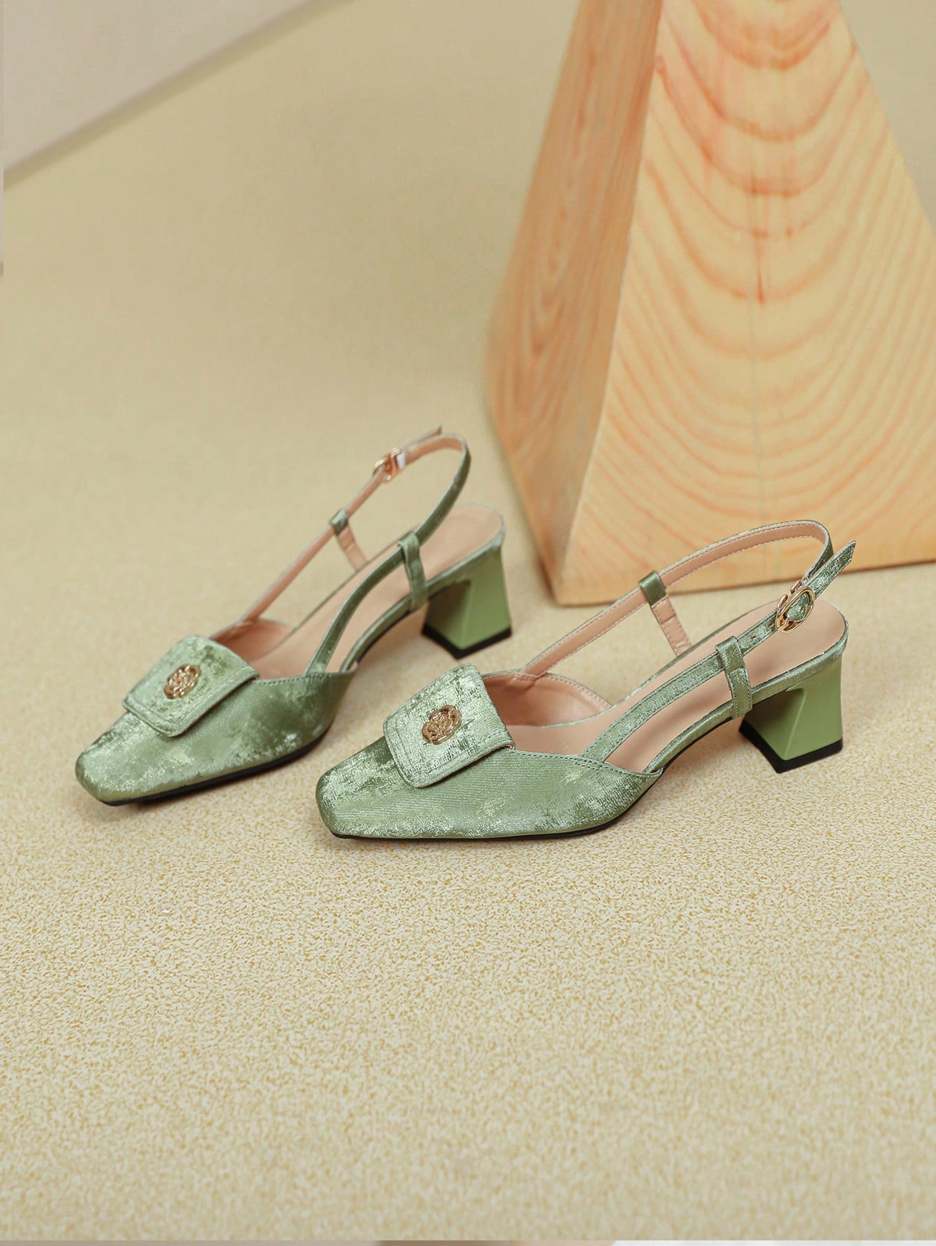 In Green Women Pumps