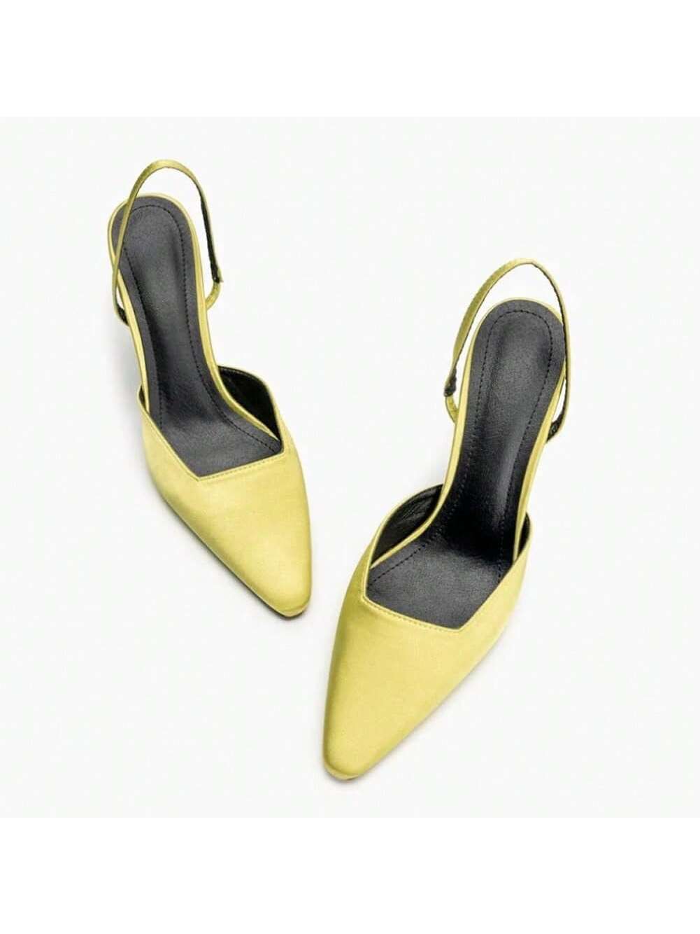 In Yellow Women Pumps