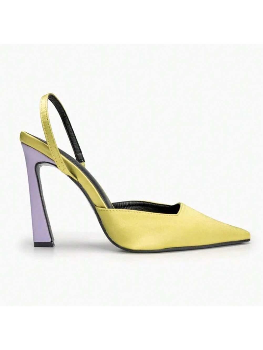 In Yellow Women Pumps