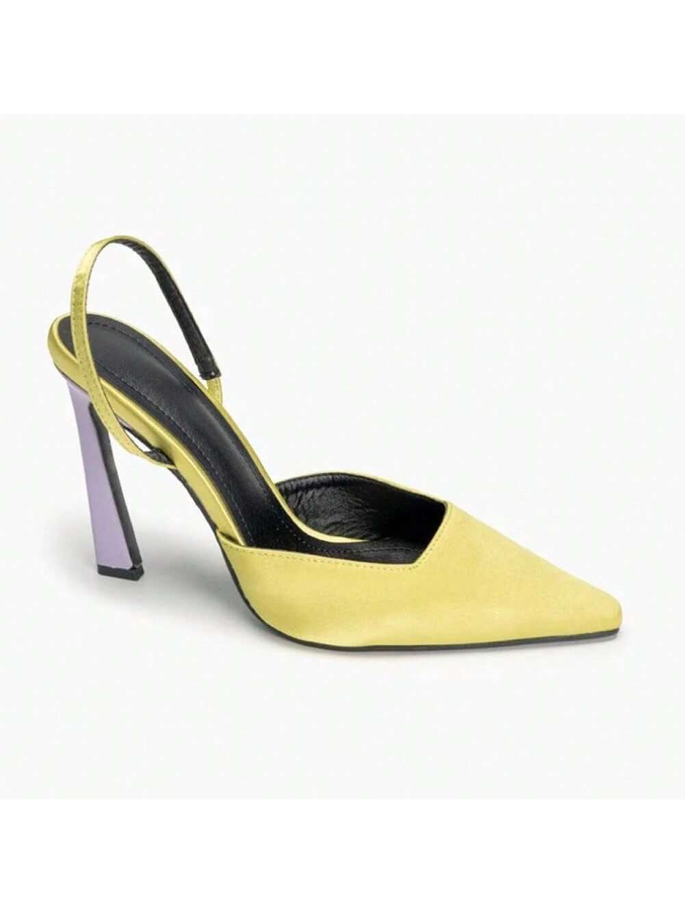 In Yellow Women Pumps