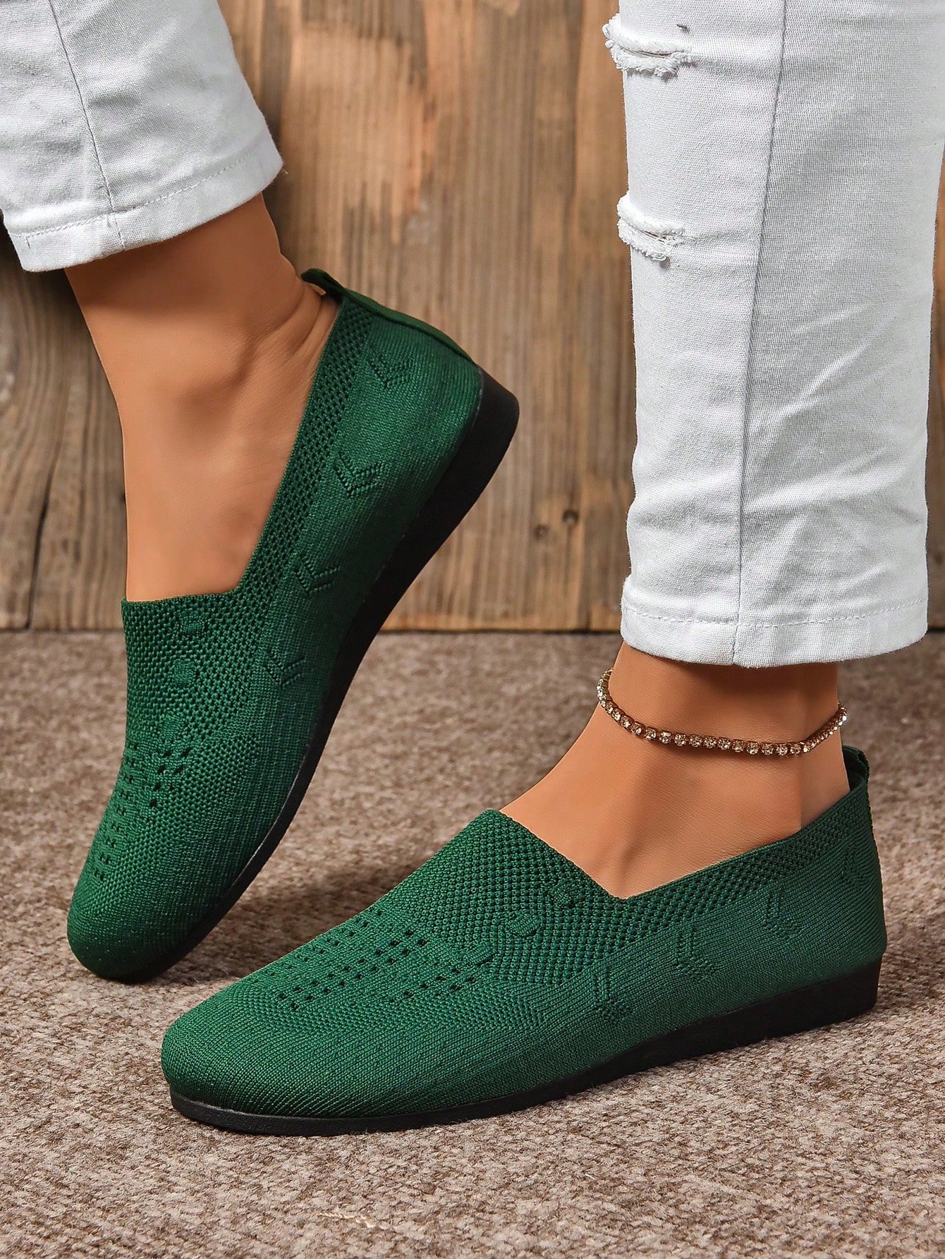 In Green Women Flats