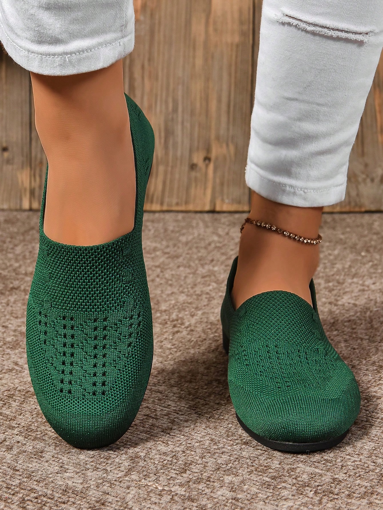 In Green Women Flats