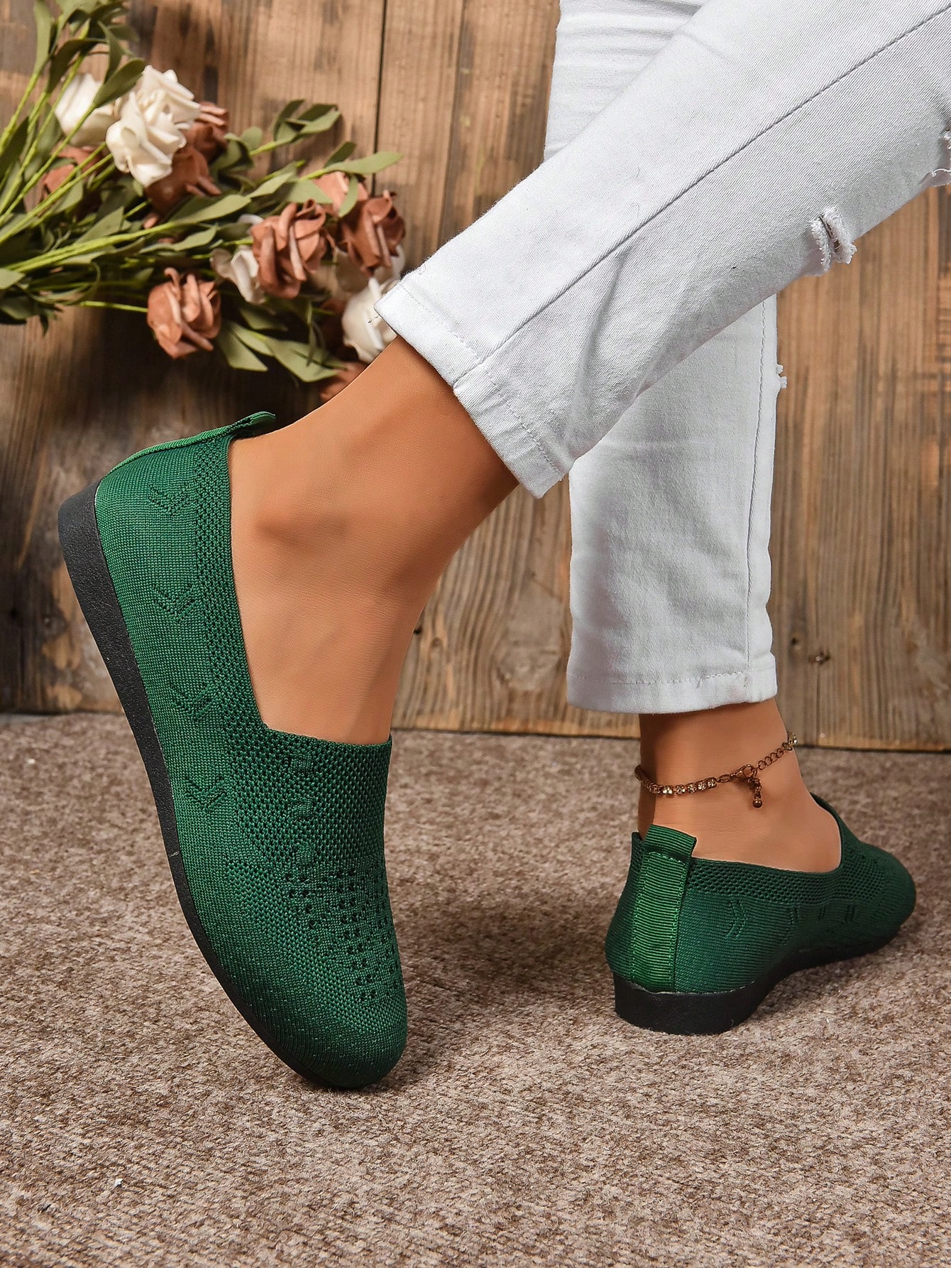 In Green Women Flats