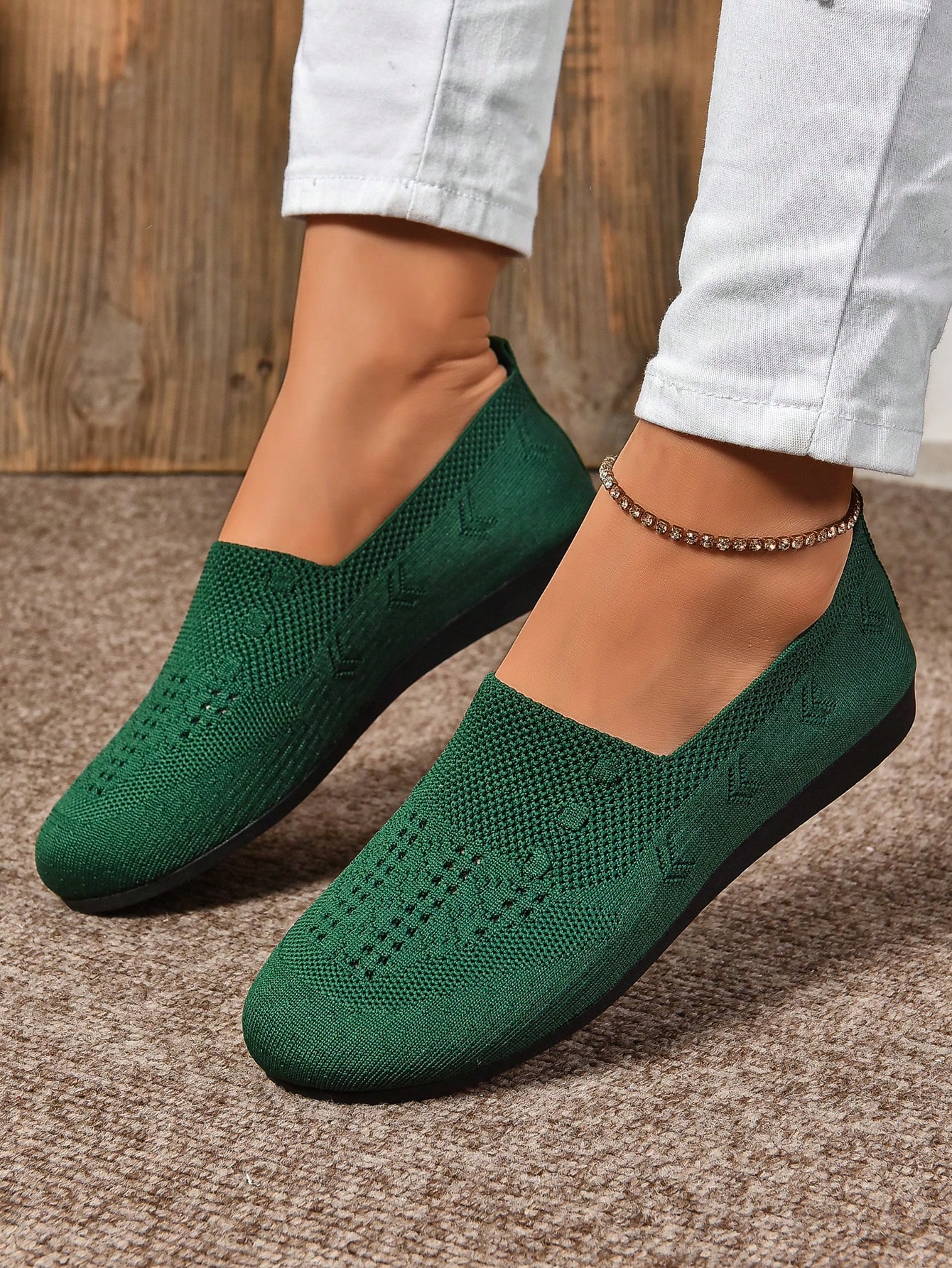 In Green Women Flats