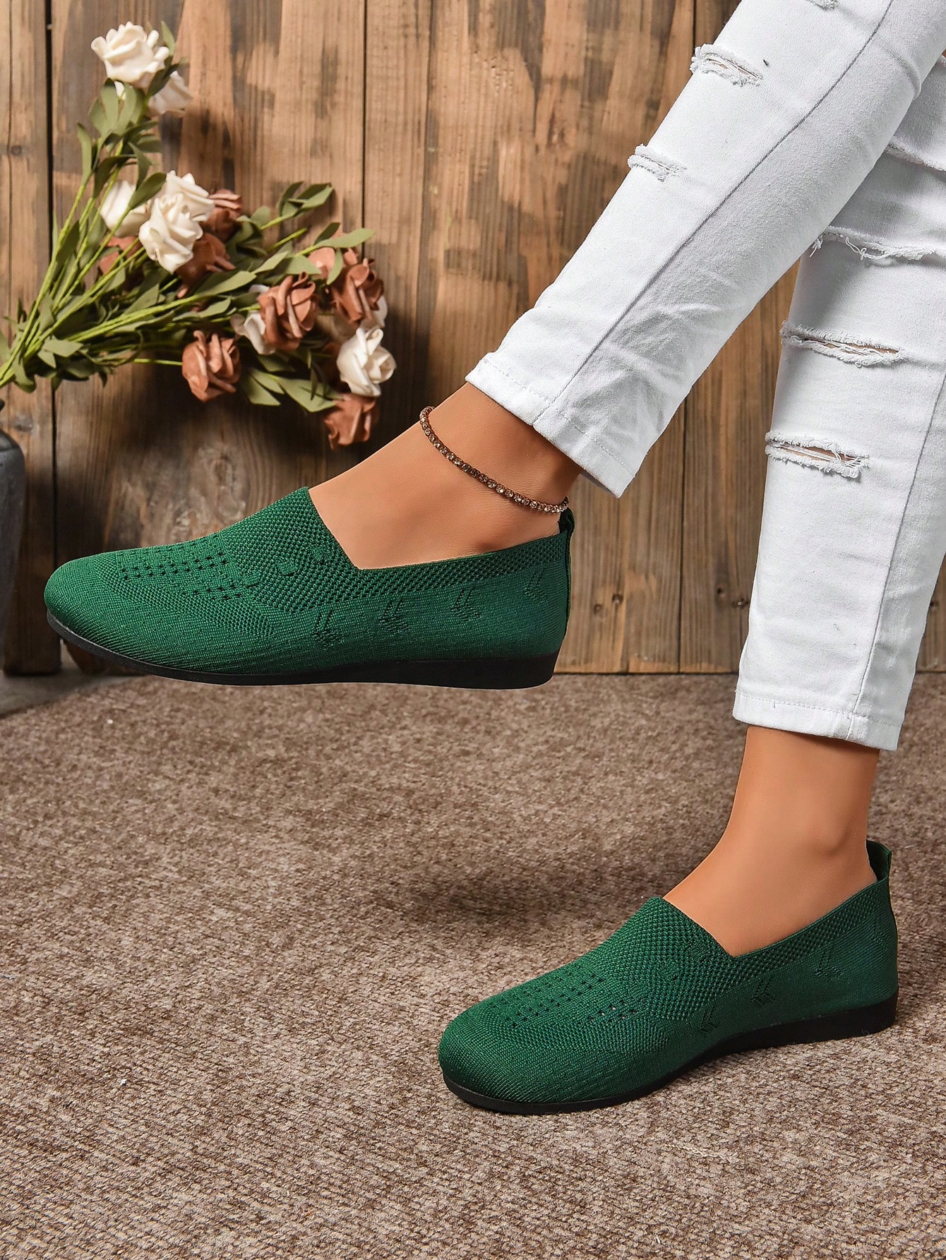 In Green Women Flats