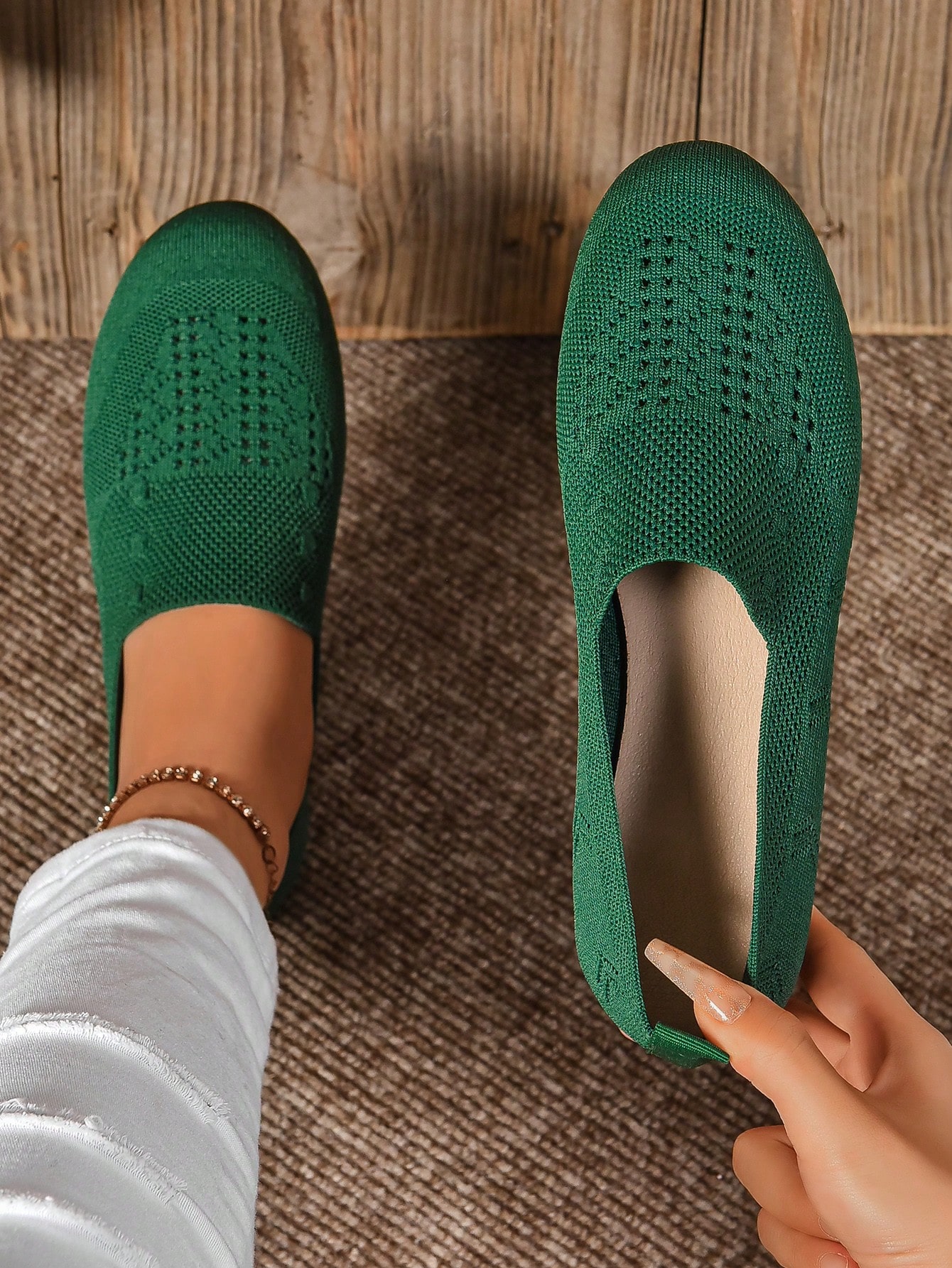 In Green Women Flats