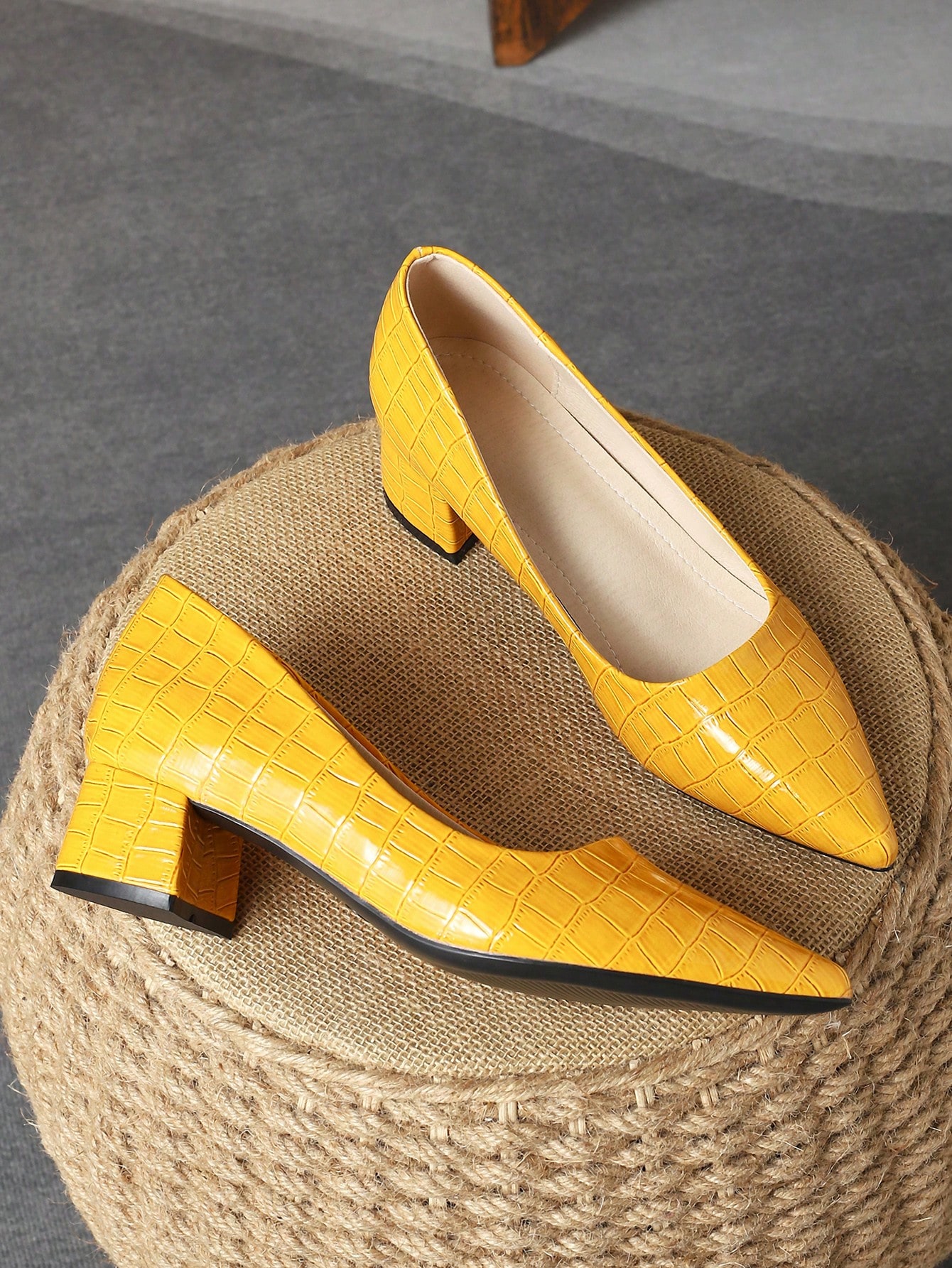 In Yellow Women Pumps