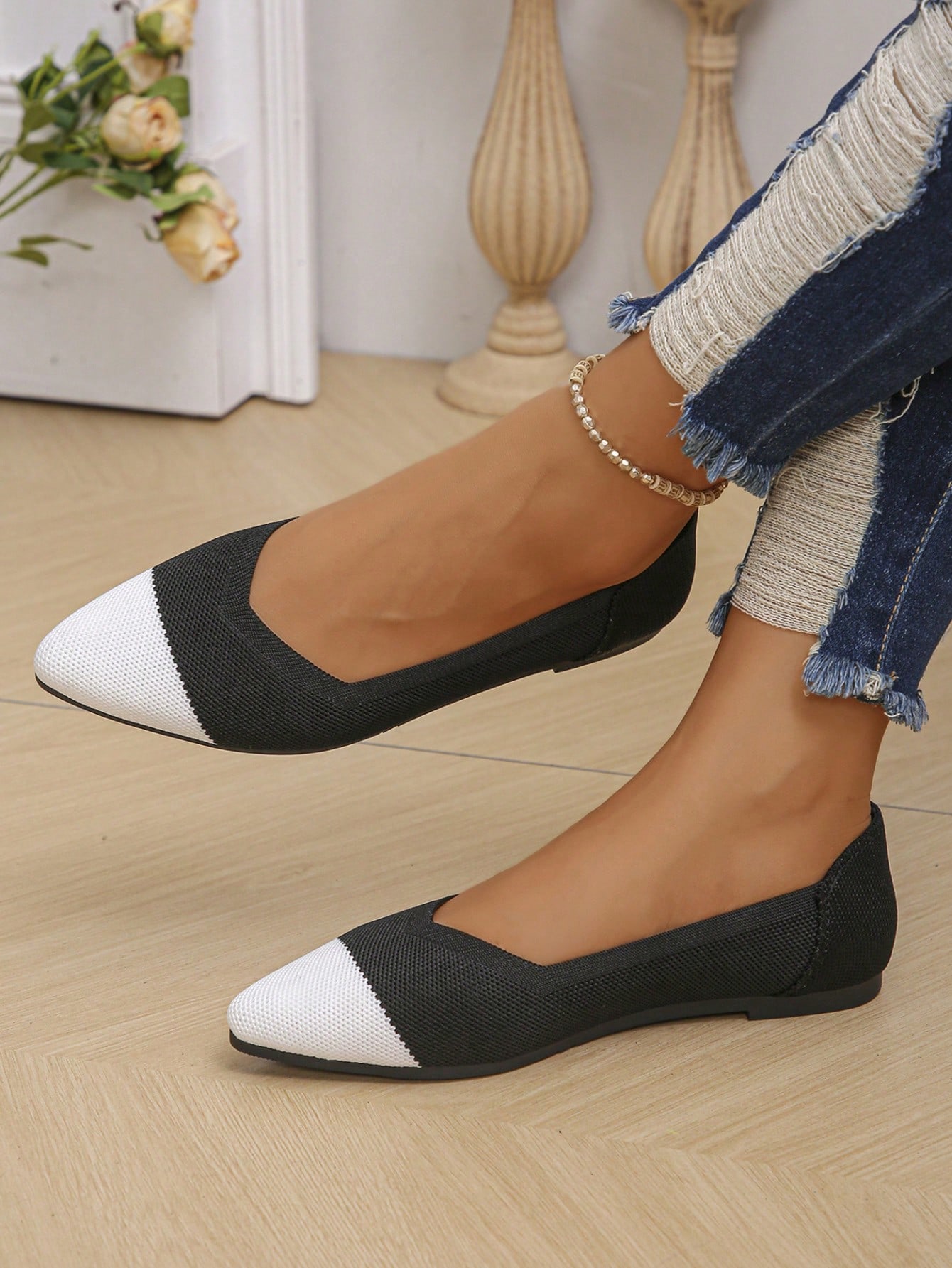 In Black and White Women Flats