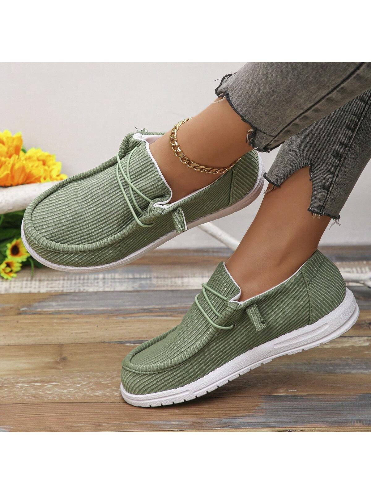 In Green Women Flats