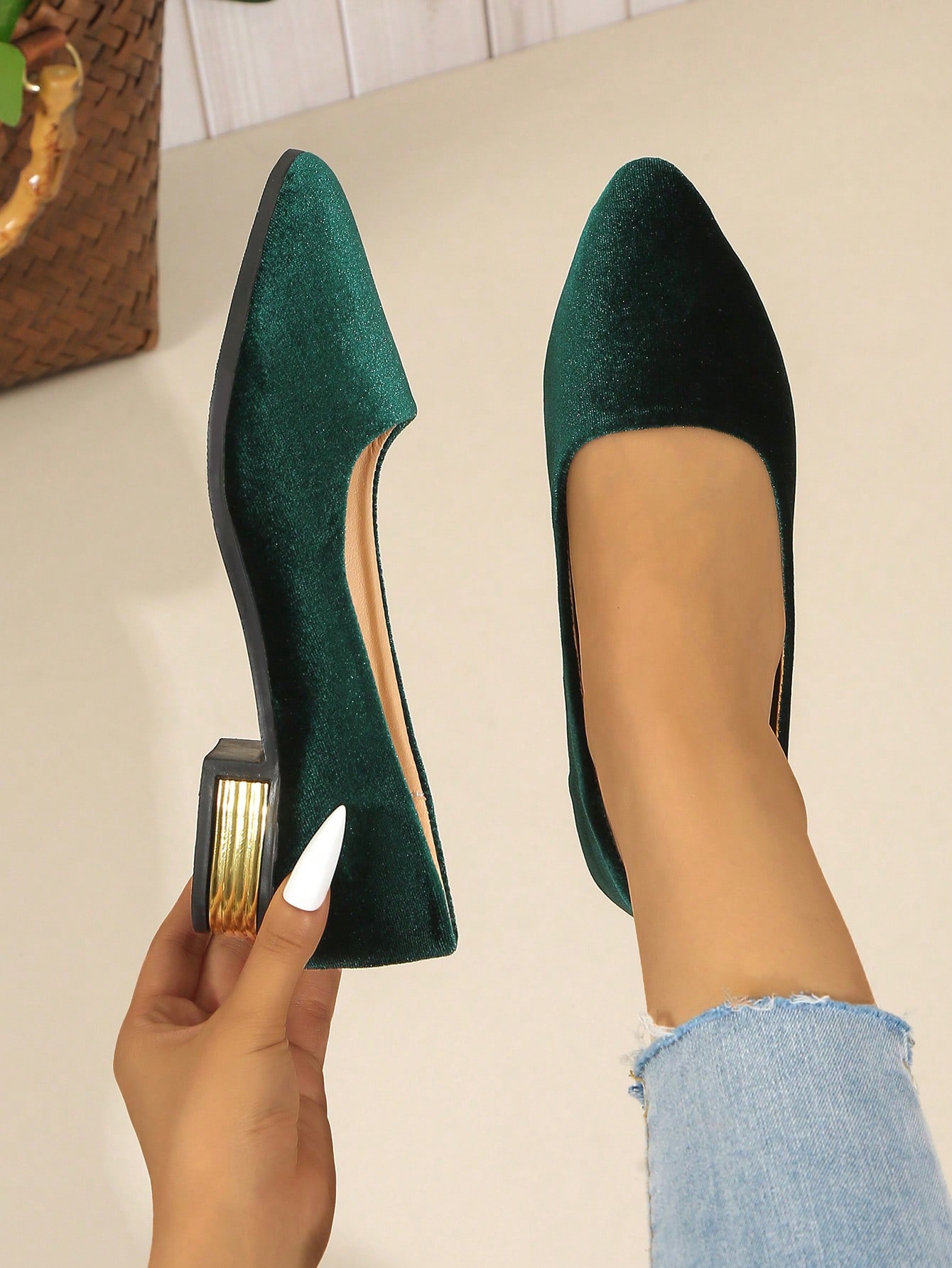 In Green Women Flats