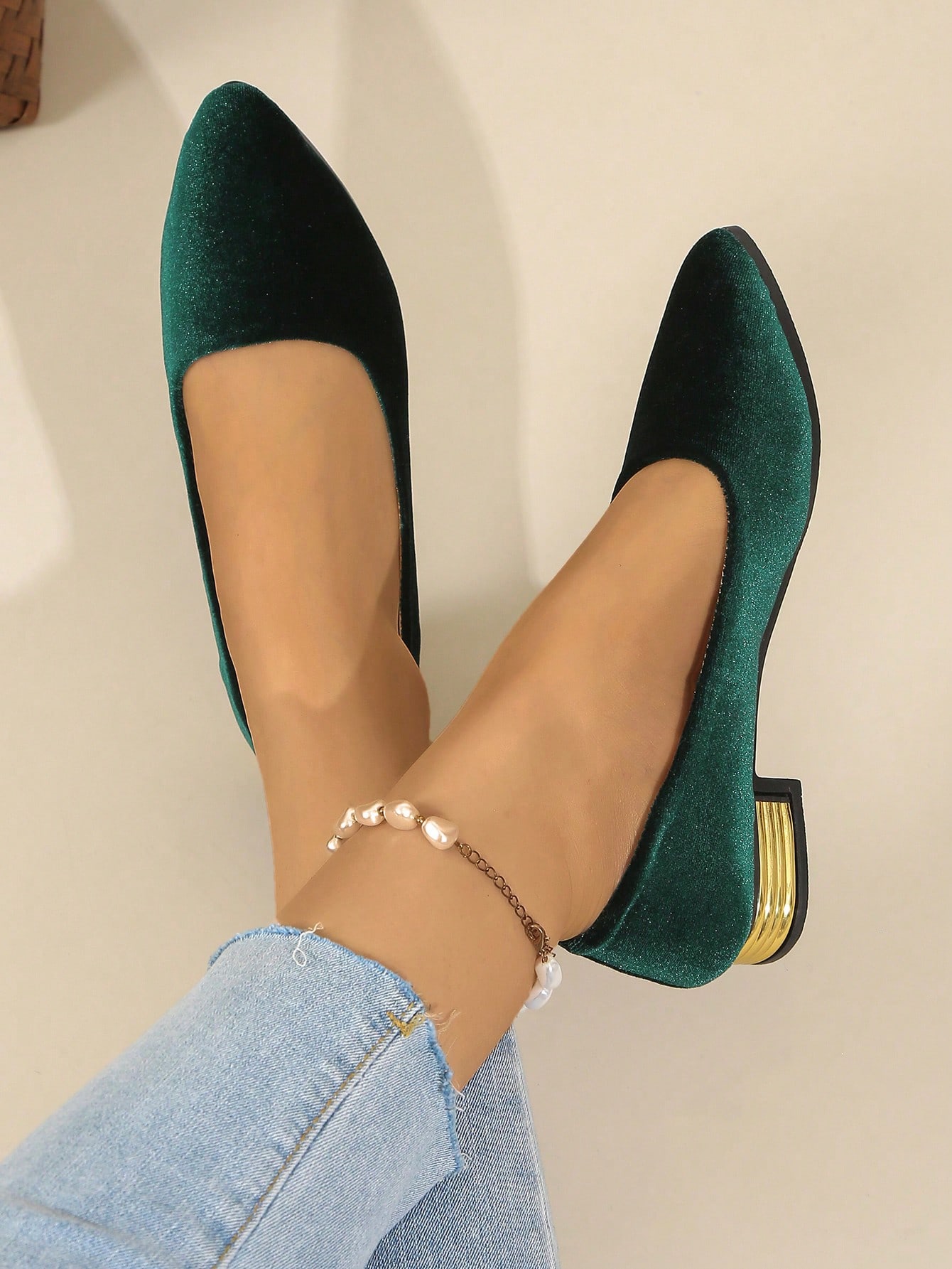 In Green Women Flats