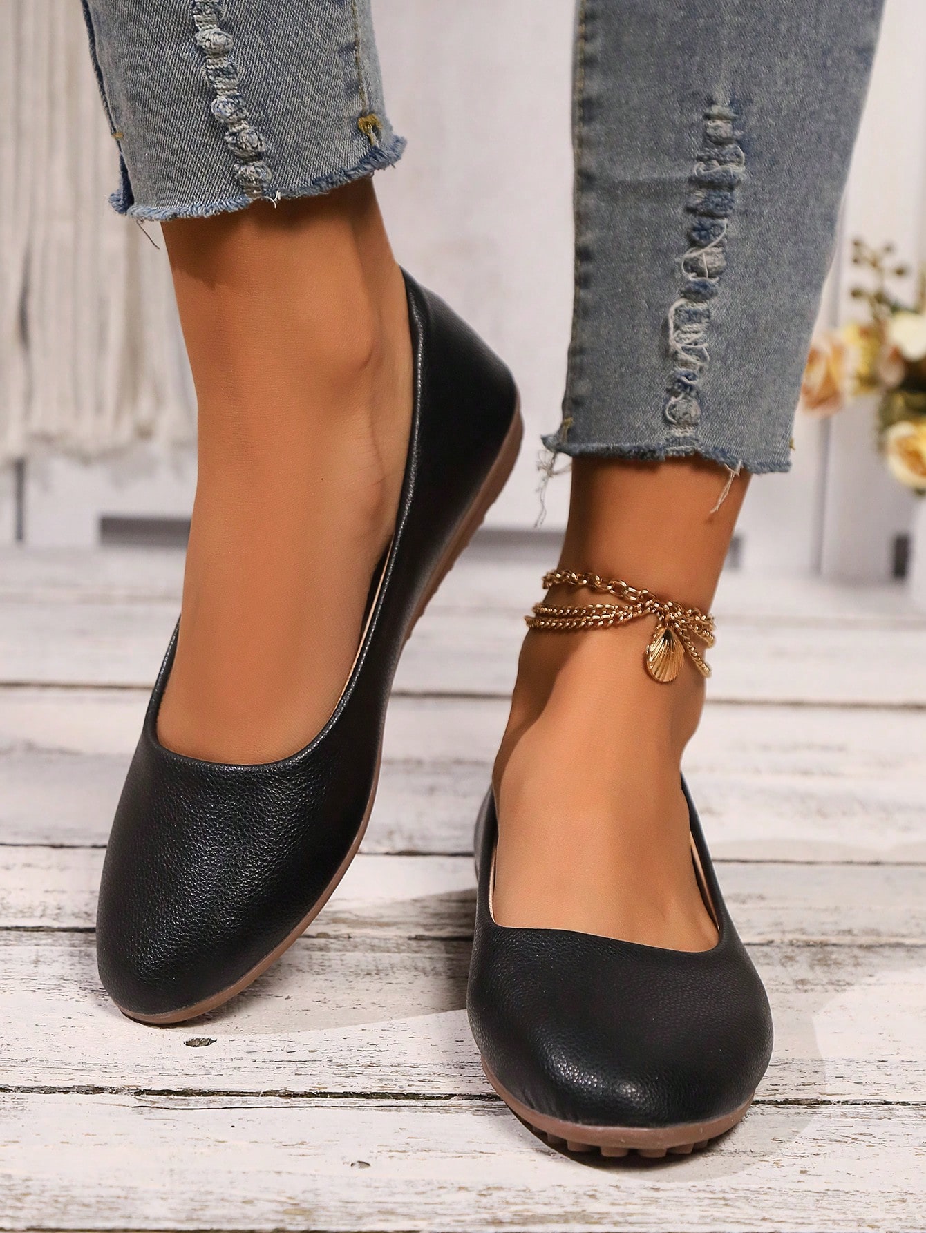 In Black Women Flats