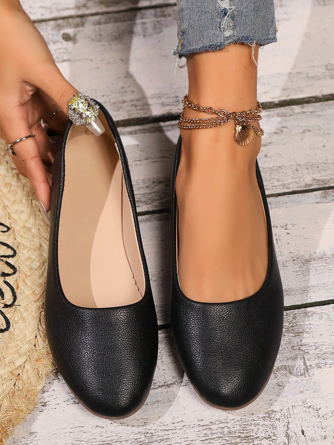 In Black Women Flats