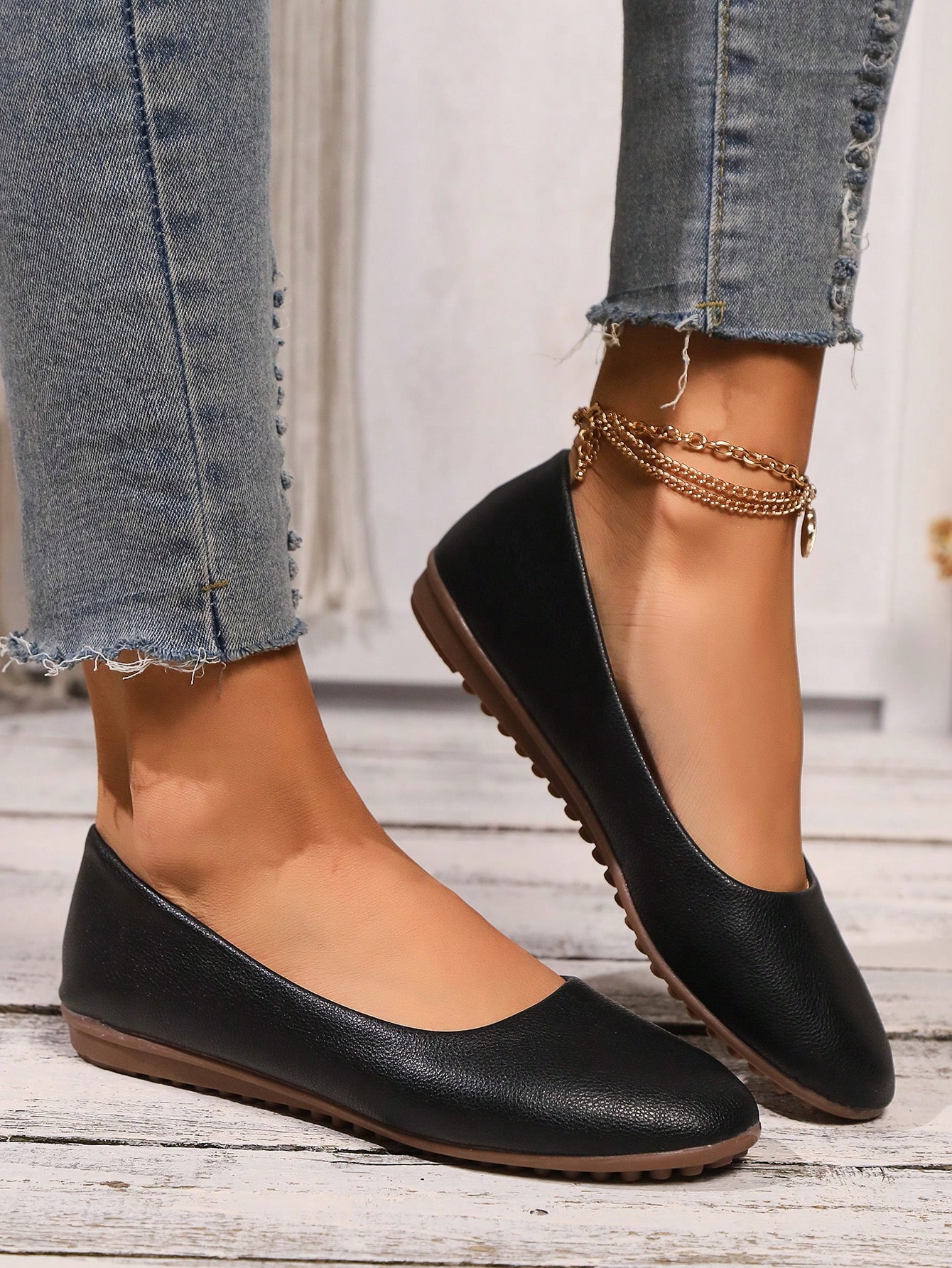 In Black Women Flats