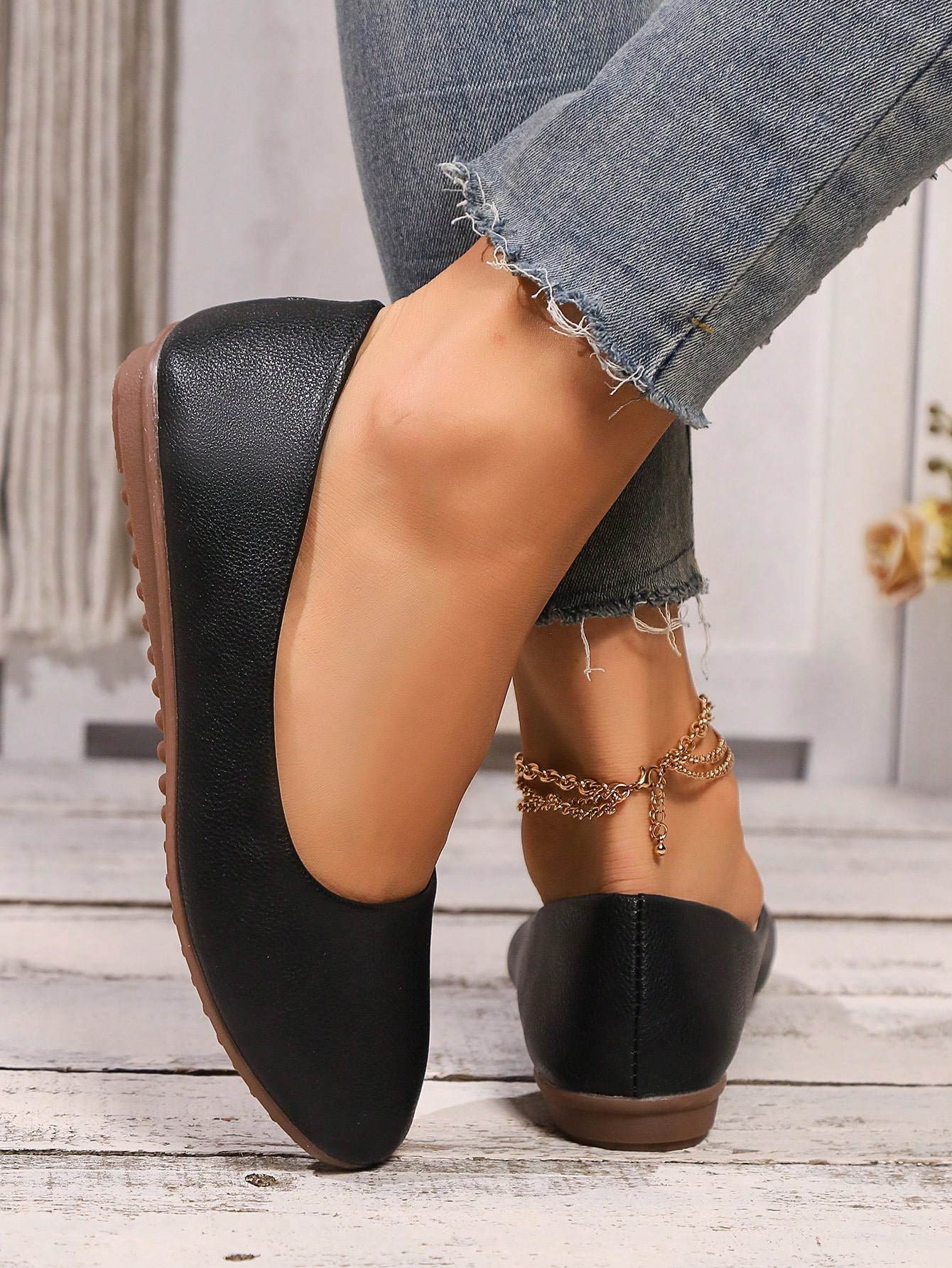 In Black Women Flats