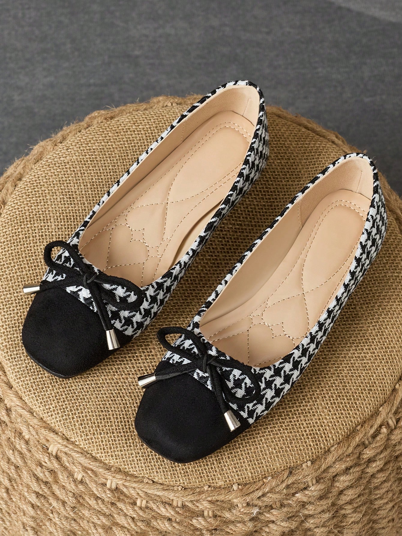 In Black and White Women Flats