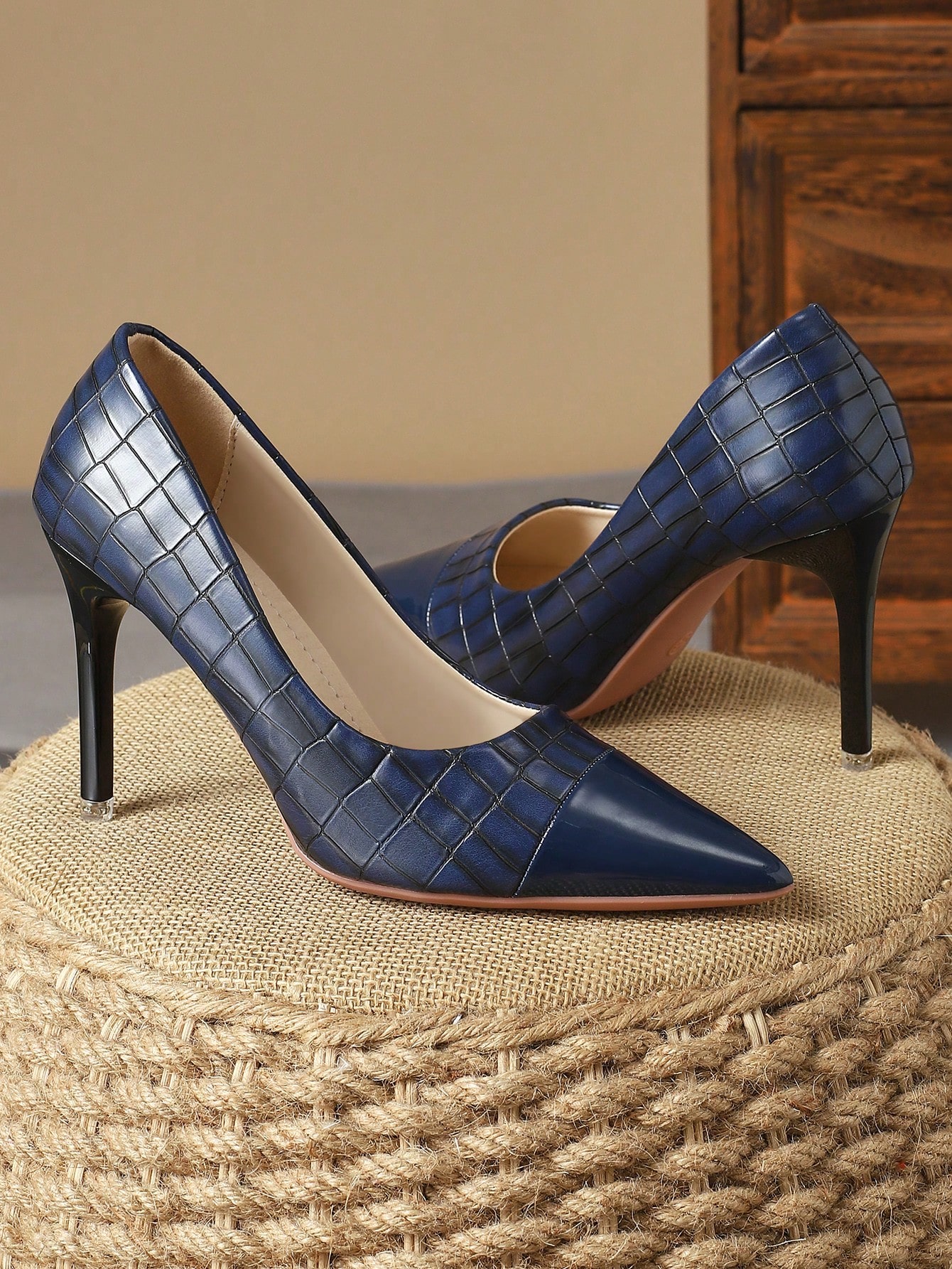 In Navy Blue Women Pumps