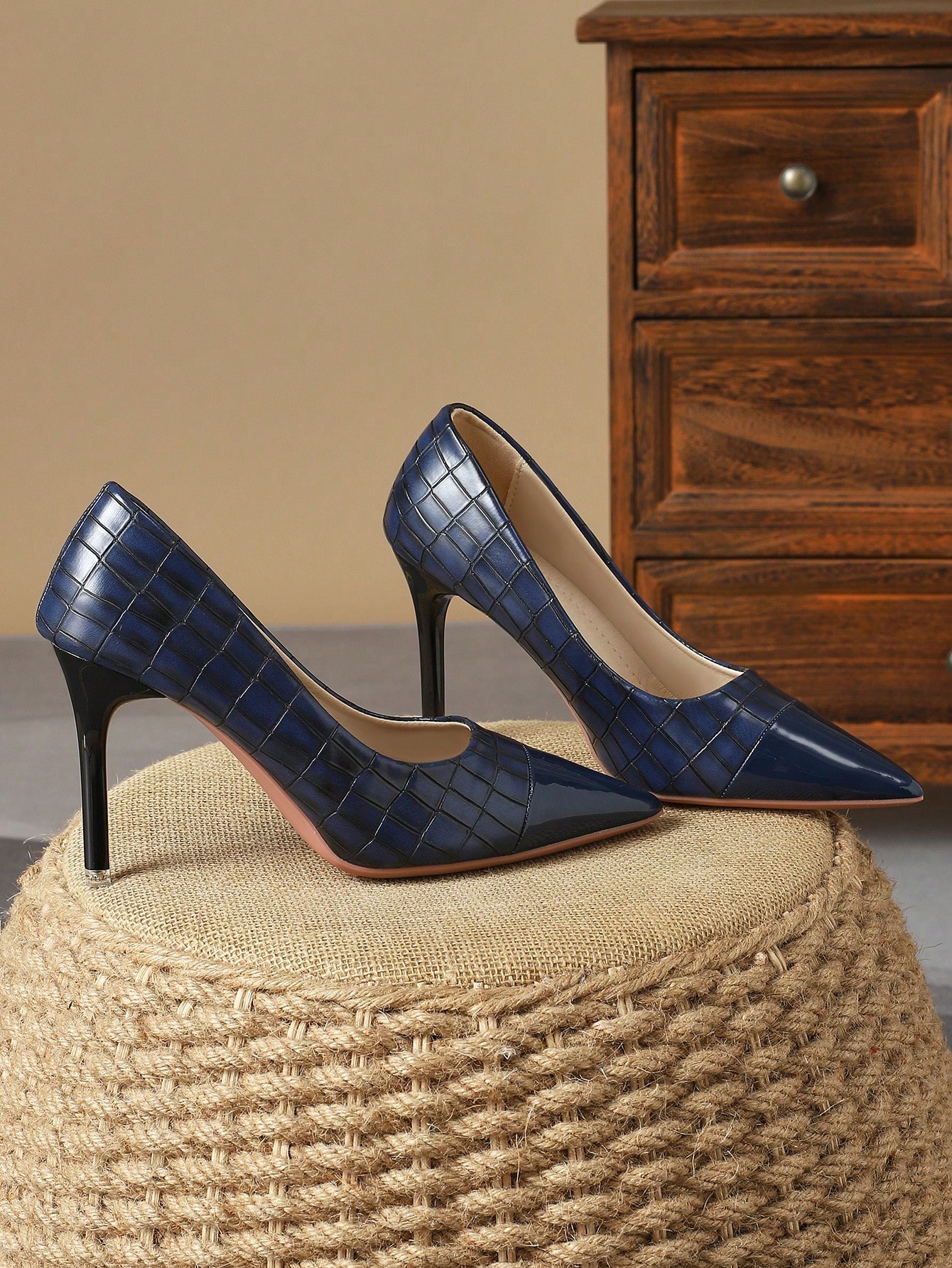 In Navy Blue Women Pumps